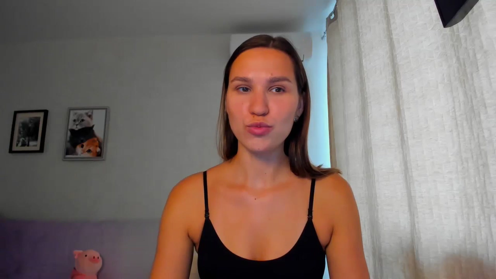 Gallery image thumbnail from WaveOfLove's myfreecams stream on, 09/10/2024, 11:57 image 16 of 20