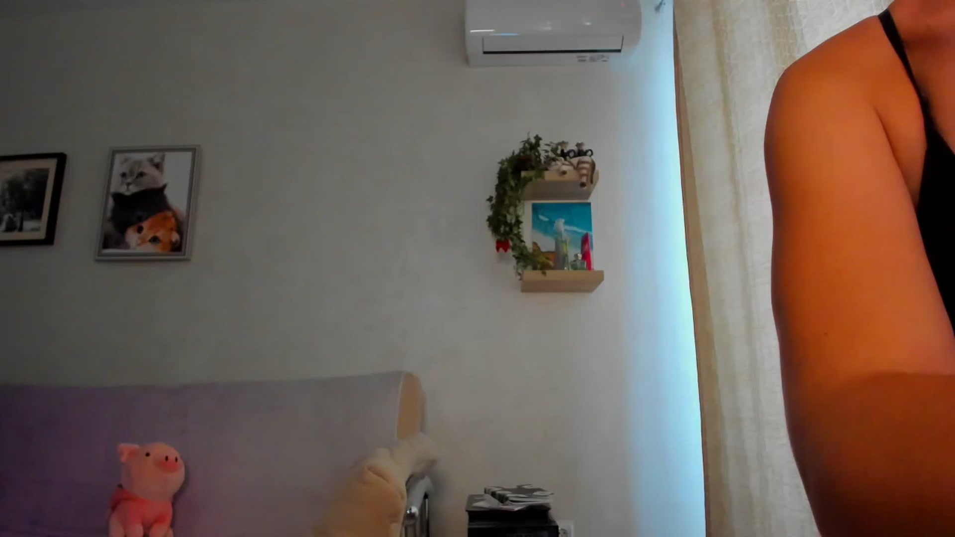 Gallery image thumbnail from WaveOfLove's myfreecams stream on, 09/10/2024, 11:57 image 3 of 20