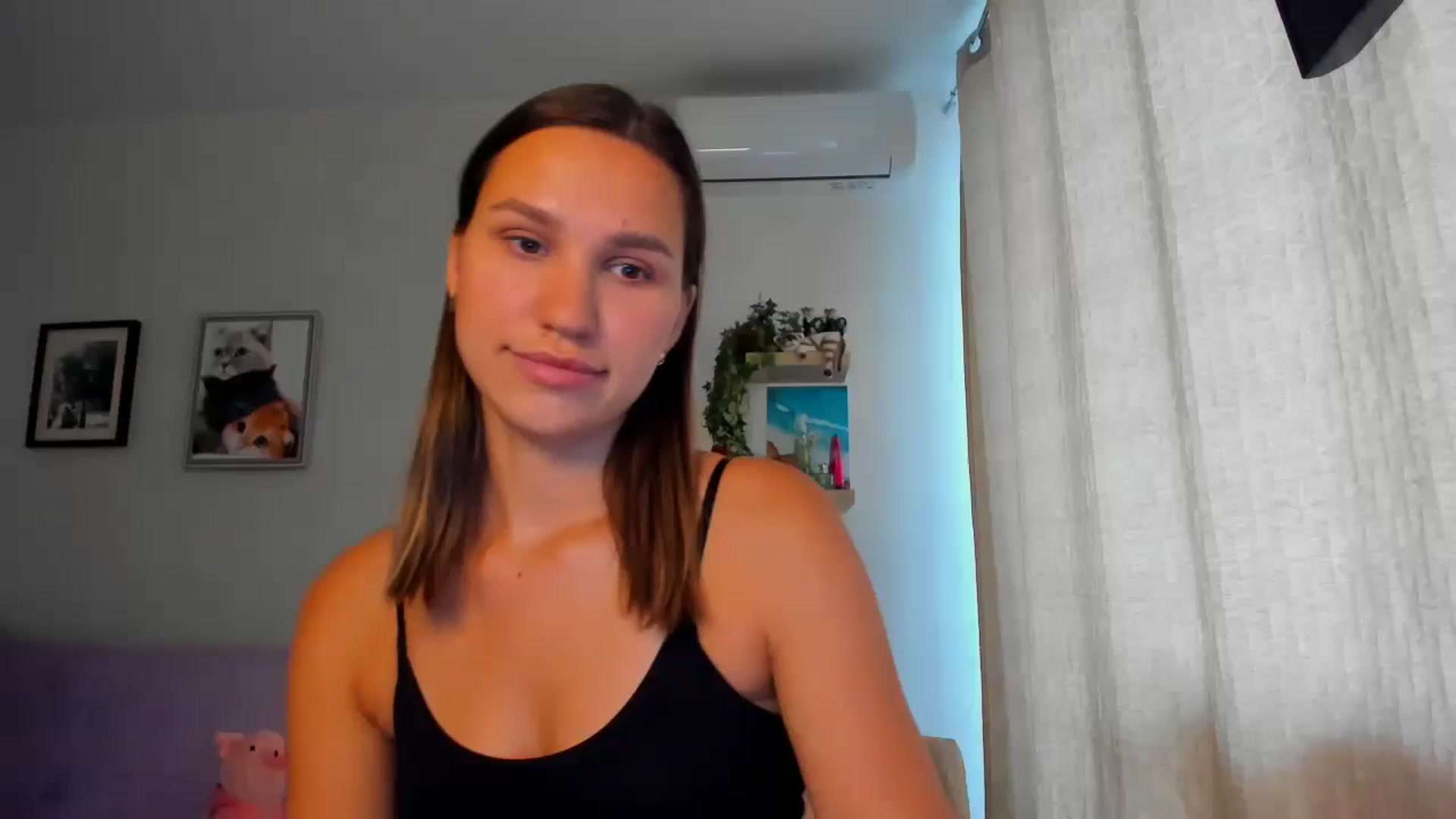 Gallery image thumbnail from WaveOfLove's myfreecams stream on, 09/10/2024, 12:16 image 6 of 20