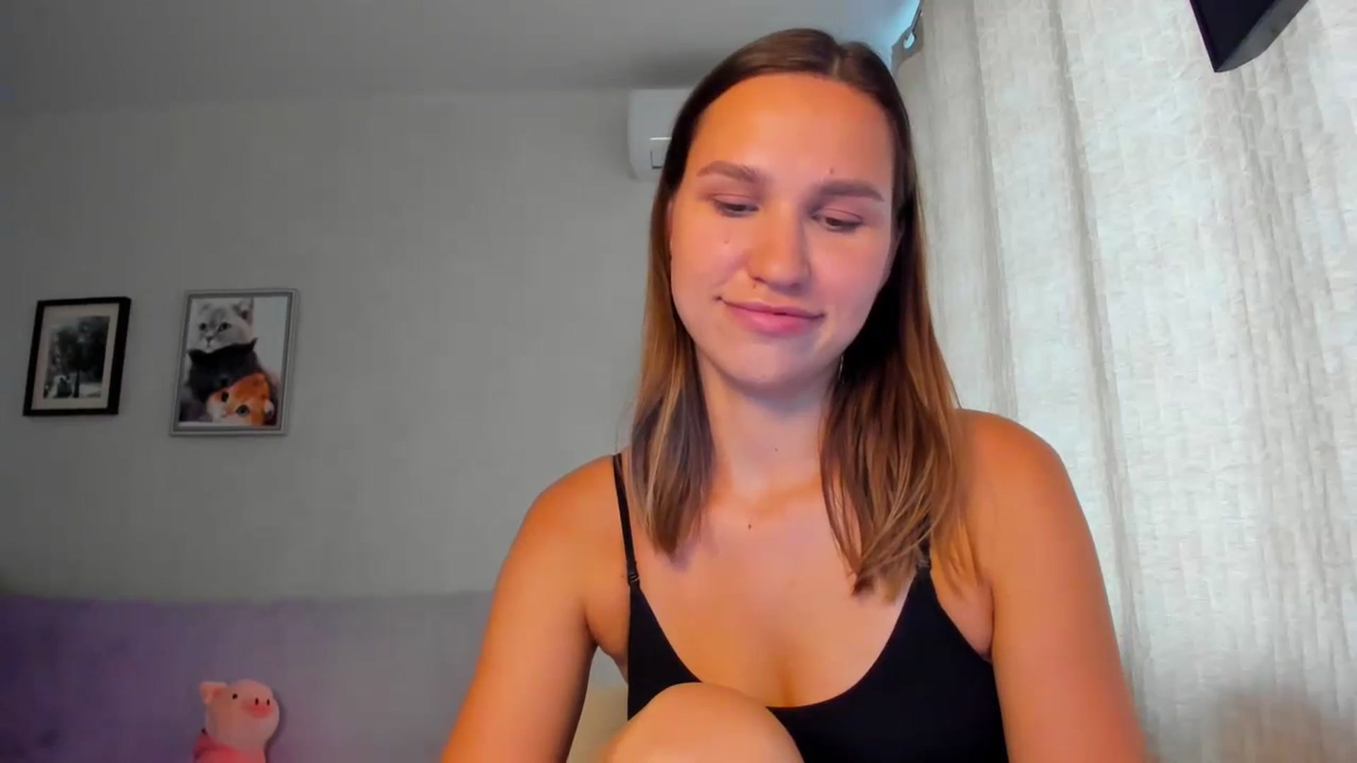 Gallery image thumbnail from WaveOfLove's myfreecams stream on, 09/10/2024, 12:16 image 16 of 20