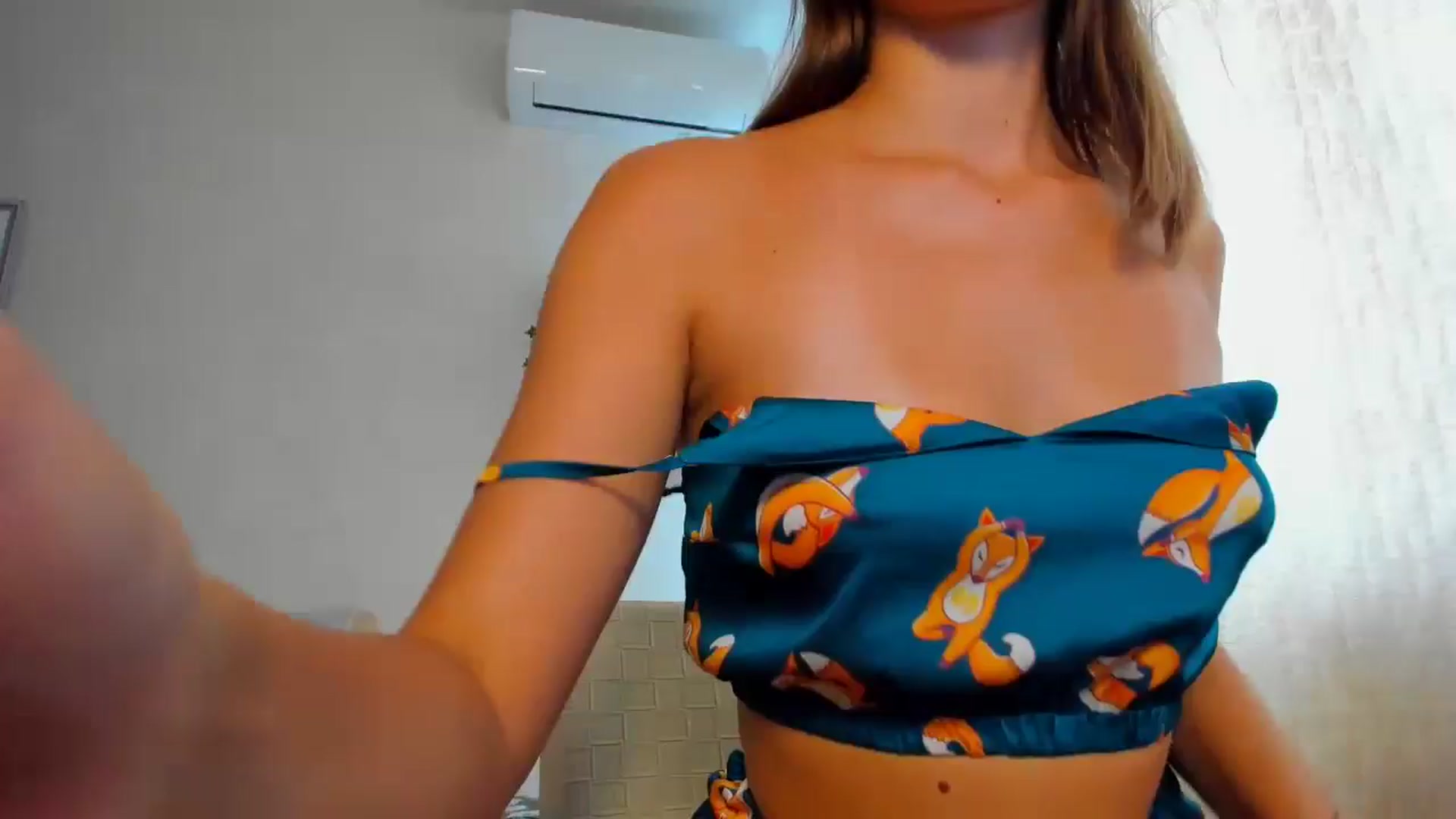Gallery image thumbnail from WaveOfLove's myfreecams stream on, 09/12/2024, 11:22 image 12 of 20