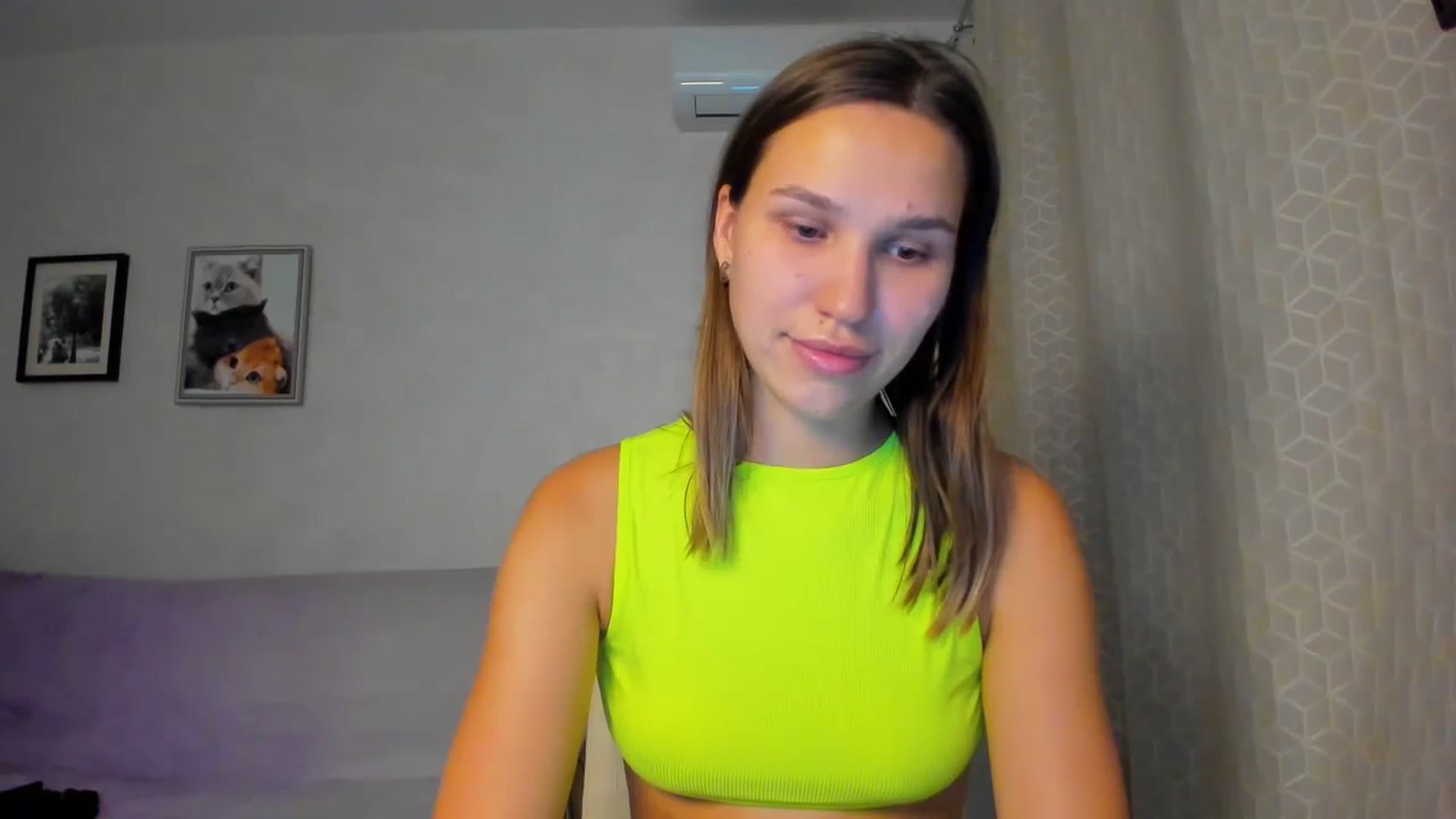 Gallery image thumbnail from WaveOfLove's myfreecams stream on, 09/13/2024, 18:12 image 5 of 20