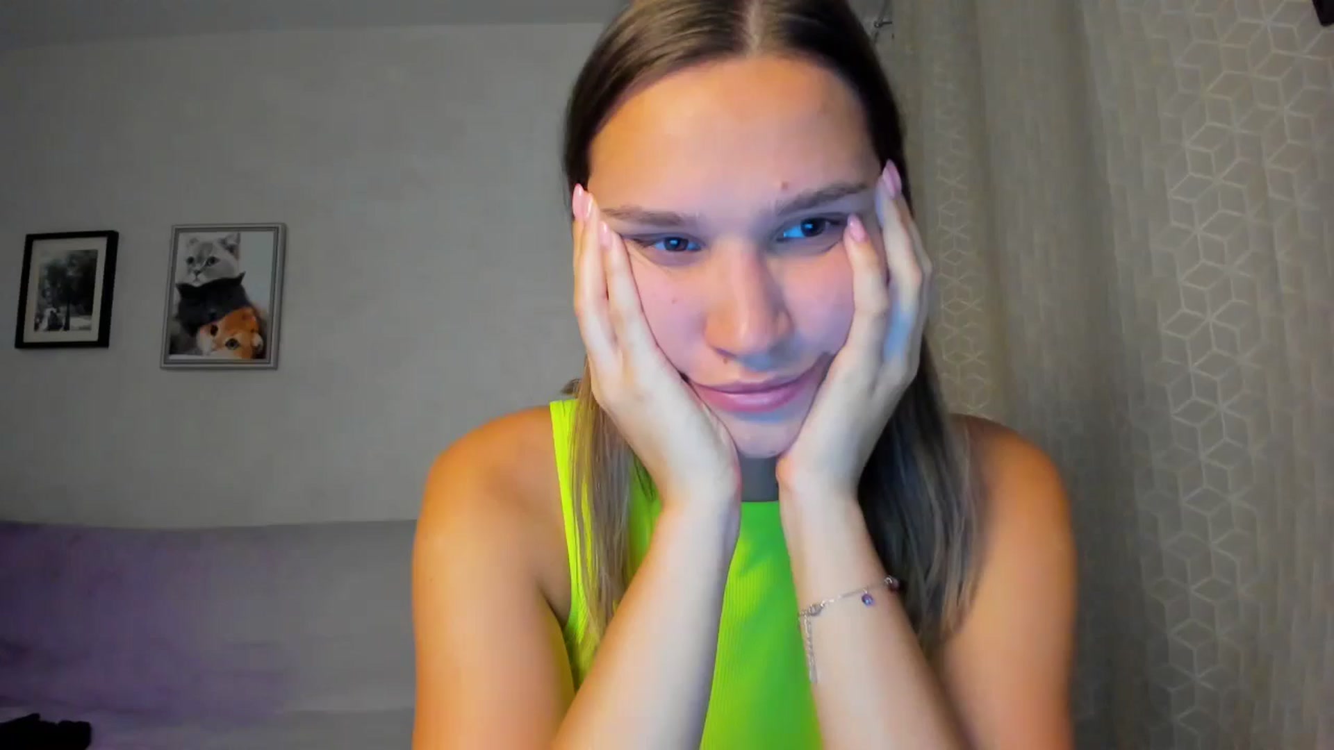 Gallery image thumbnail from WaveOfLove's myfreecams stream on, 09/13/2024, 18:12 image 3 of 20