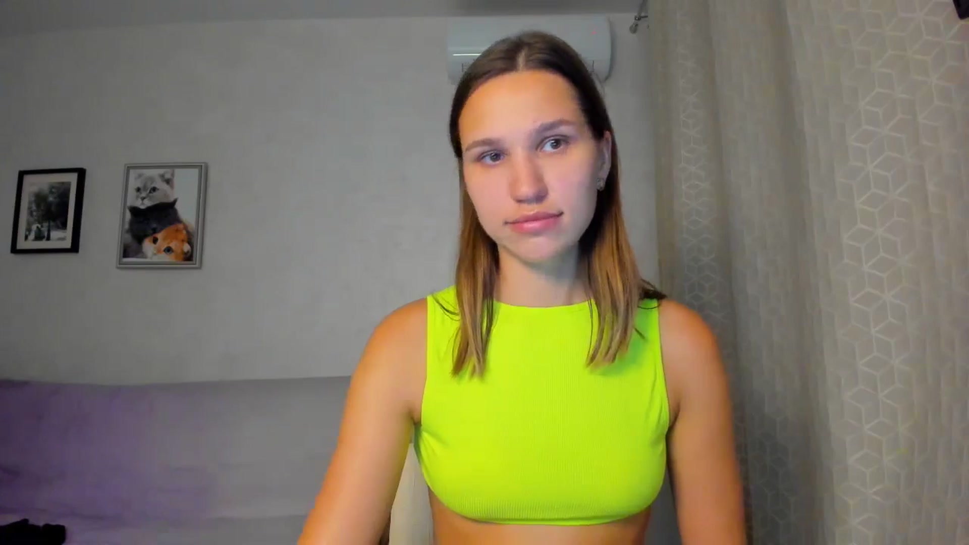 Gallery image thumbnail from WaveOfLove's myfreecams stream on, 09/13/2024, 18:12 image 17 of 20
