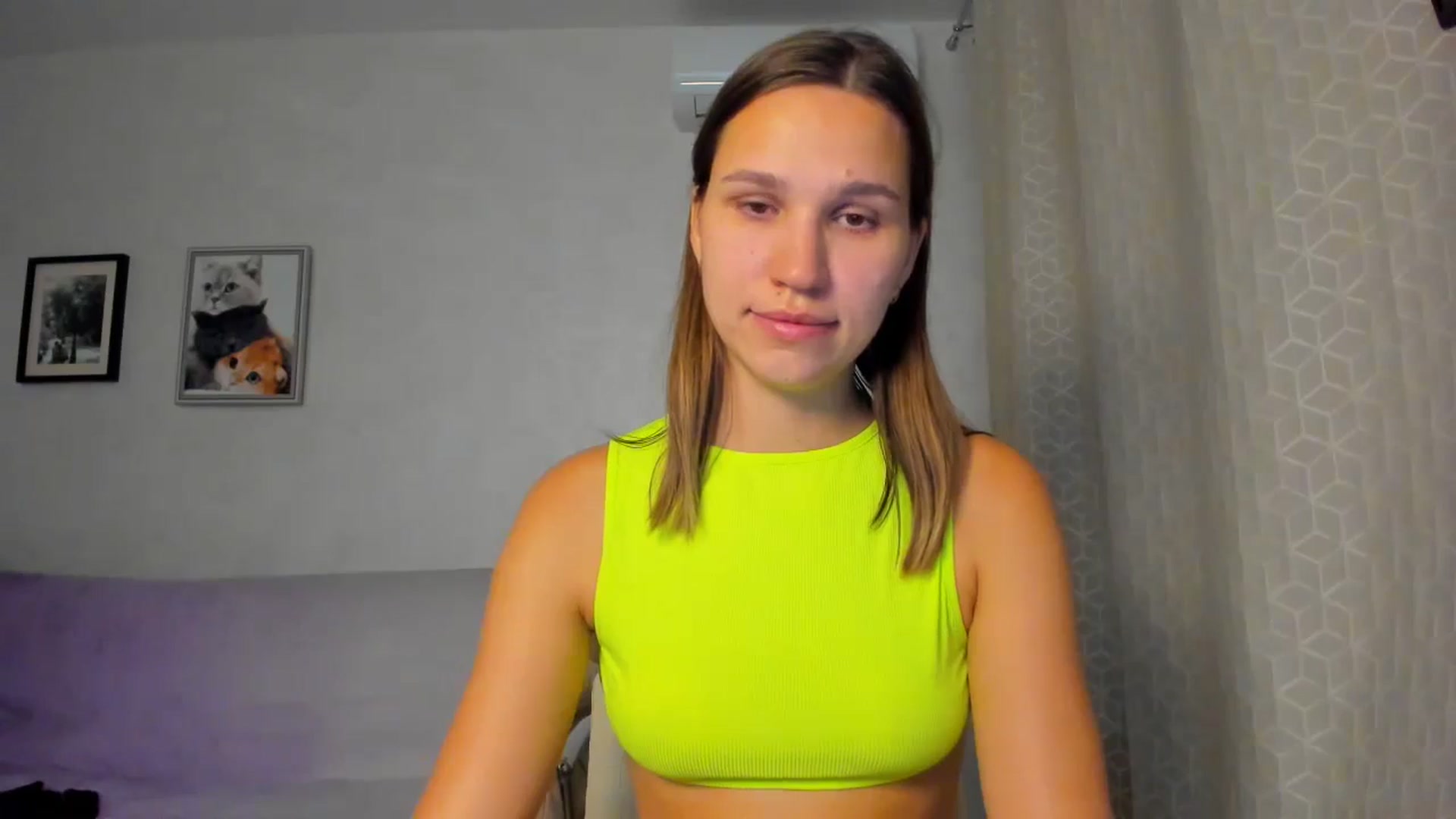 Gallery image thumbnail from WaveOfLove's myfreecams stream on, 09/13/2024, 18:12 image 16 of 20