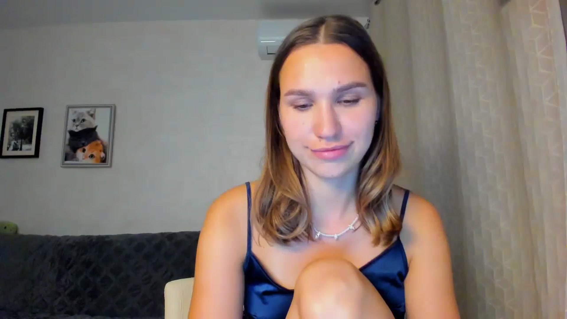 Gallery image thumbnail from WaveOfLove's myfreecams stream on, 10/01/2024, 19:02 image 10 of 20