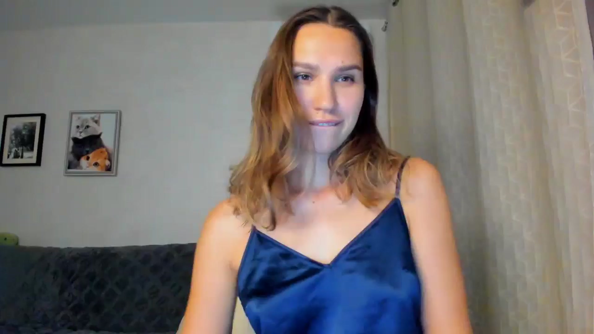 Gallery image thumbnail from WaveOfLove's myfreecams stream on, 10/01/2024, 19:02 image 19 of 20