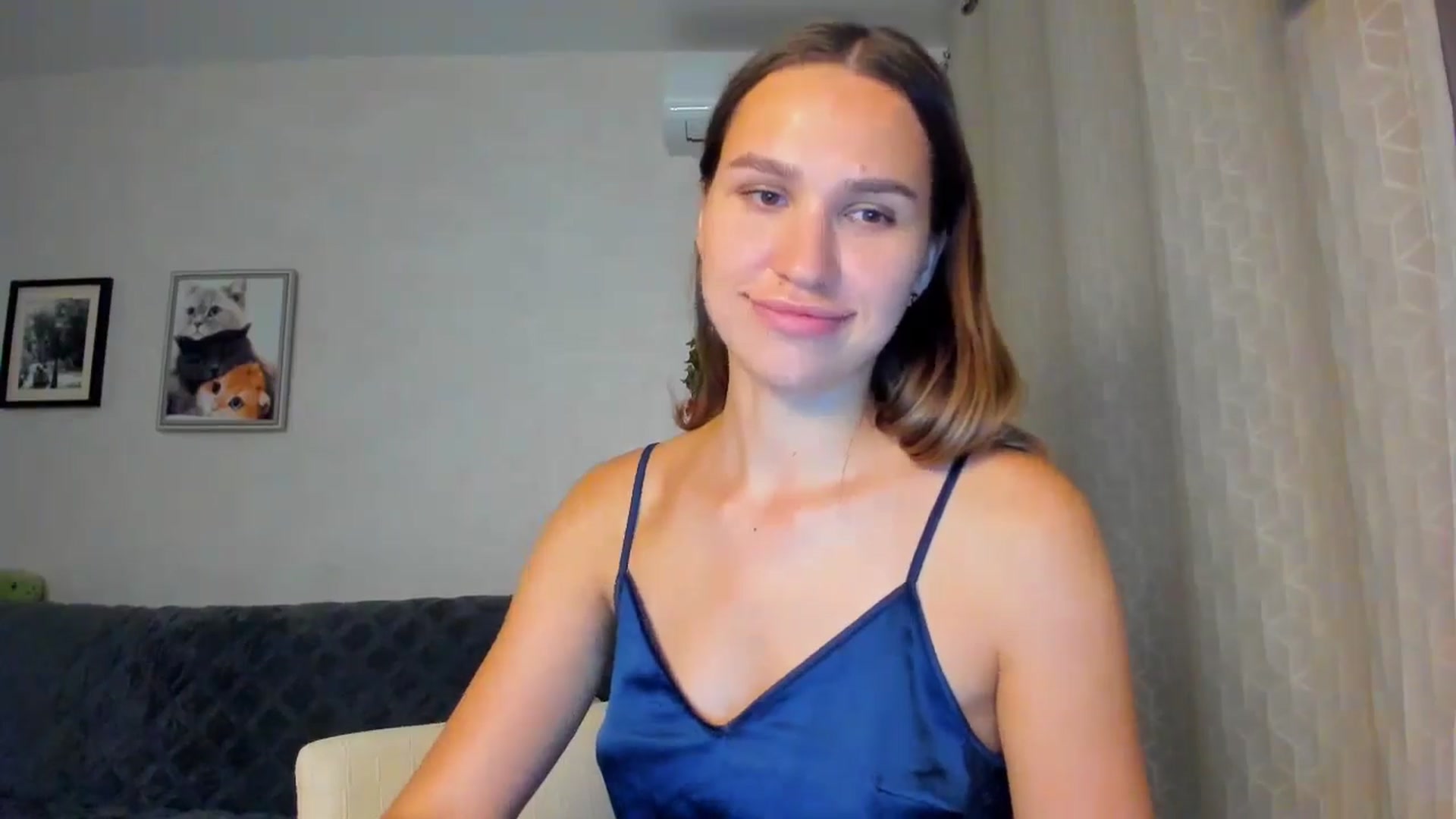Gallery image thumbnail from WaveOfLove's myfreecams stream on, 10/01/2024, 19:02 image 16 of 20