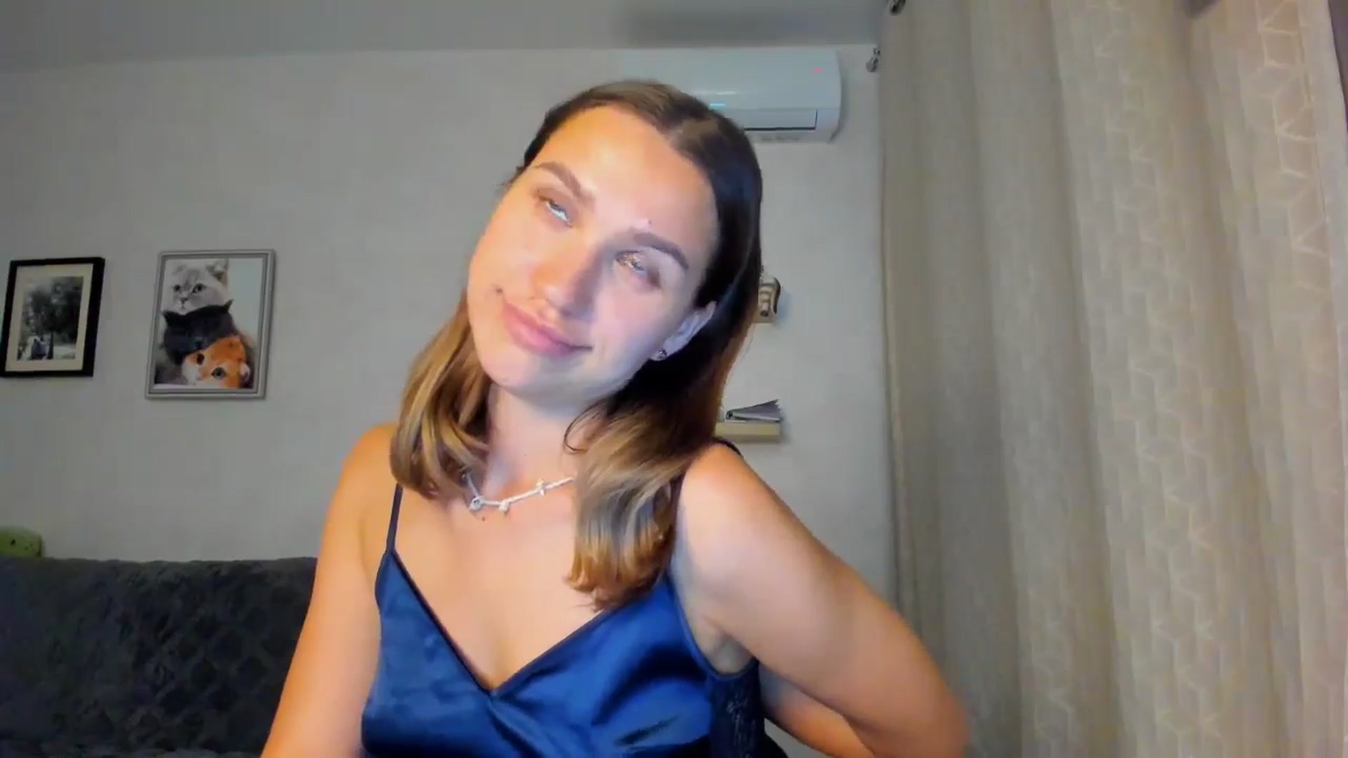Gallery image thumbnail from WaveOfLove's myfreecams stream on, 10/01/2024, 19:02 image 6 of 20