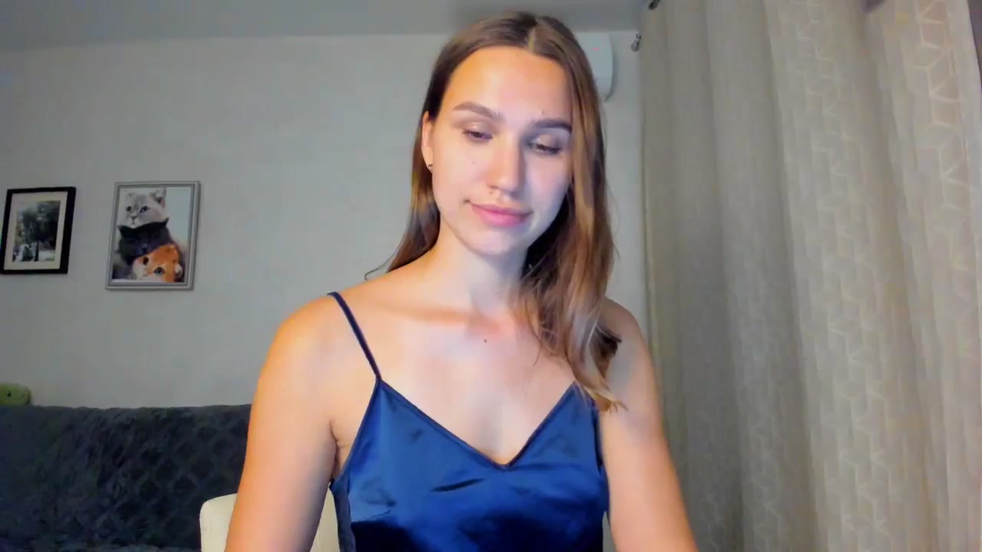 Gallery image thumbnail from WaveOfLove's myfreecams stream on, 10/01/2024, 19:02 image 13 of 20