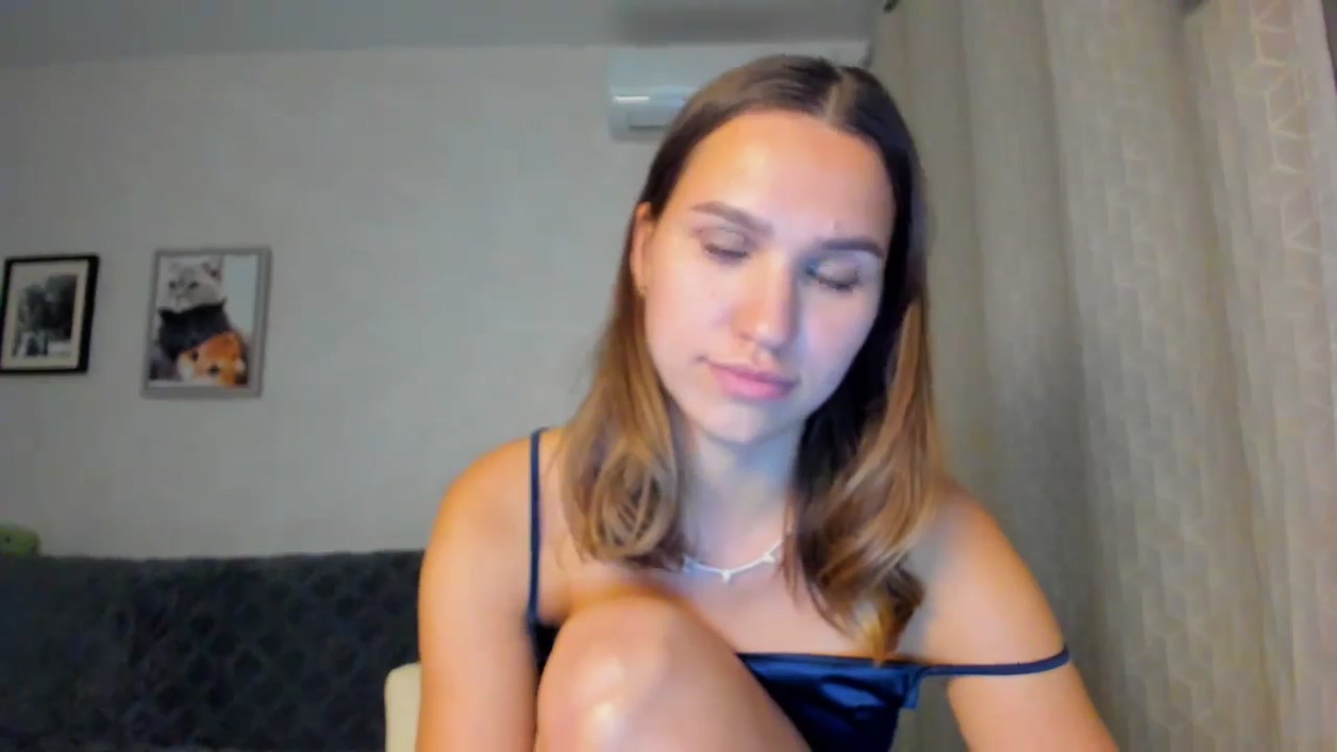 Gallery image thumbnail from WaveOfLove's myfreecams stream on, 10/01/2024, 19:02 image 9 of 20