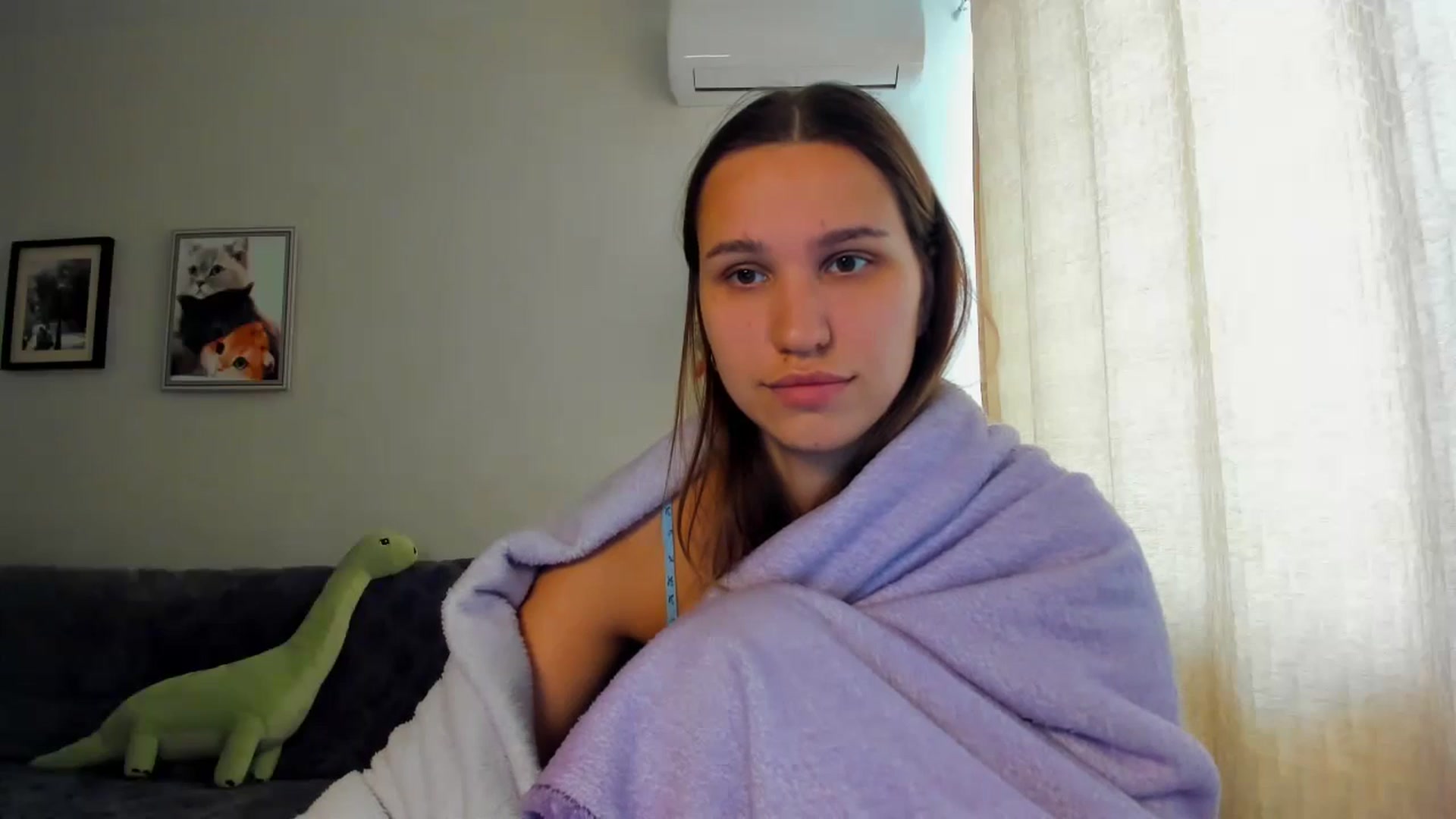 Gallery image thumbnail from WaveOfLove's myfreecams stream on, 10/08/2024, 12:25 image 20 of 20