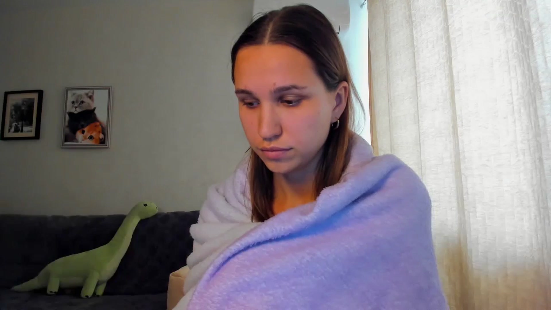 Gallery image thumbnail from WaveOfLove's myfreecams stream on, 10/08/2024, 12:25 image 17 of 20