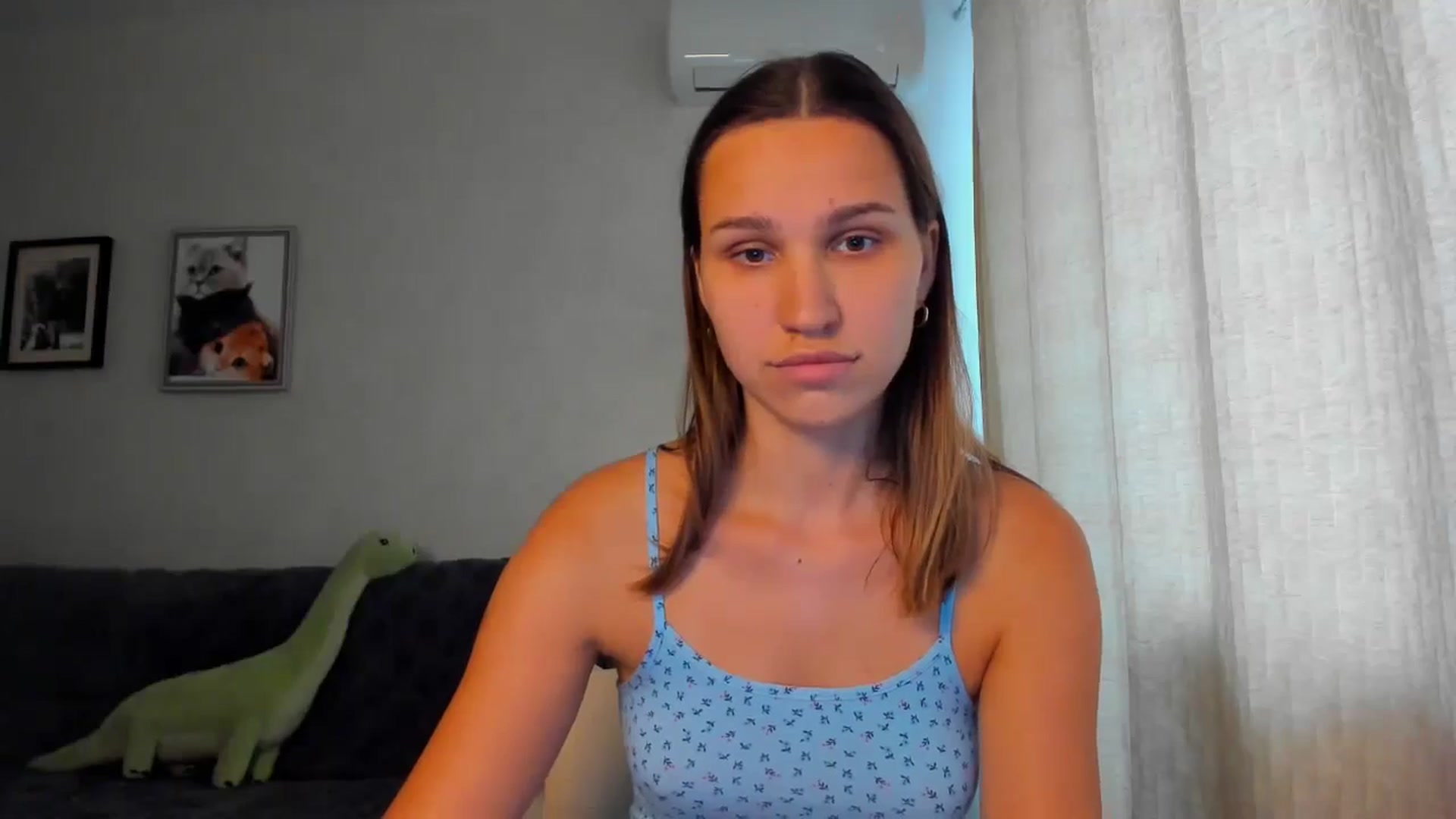 Gallery image thumbnail from WaveOfLove's myfreecams stream on, 10/08/2024, 12:25 image 14 of 20