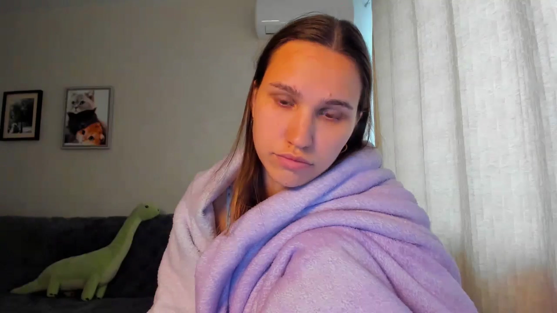 Gallery image thumbnail from WaveOfLove's myfreecams stream on, 10/08/2024, 12:25 image 18 of 20