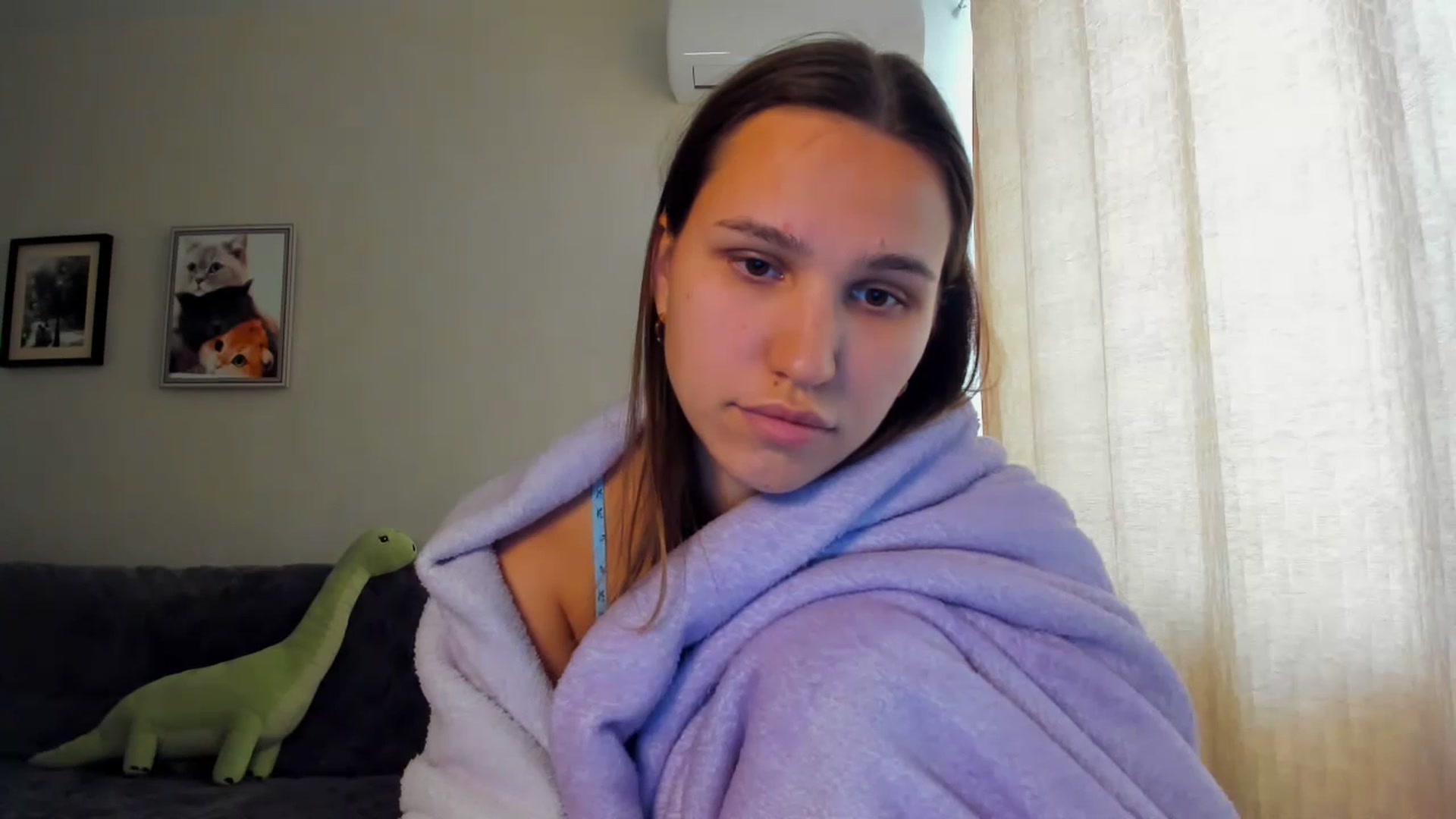Gallery image thumbnail from WaveOfLove's myfreecams stream on, 10/08/2024, 12:25 image 19 of 20