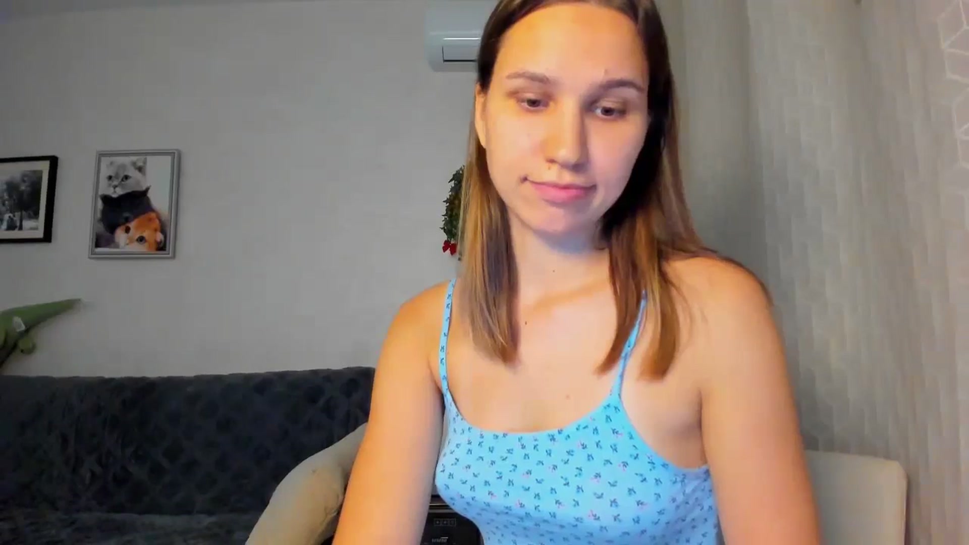 Gallery image thumbnail from WaveOfLove's myfreecams stream on, 10/11/2024, 17:00 image 17 of 20