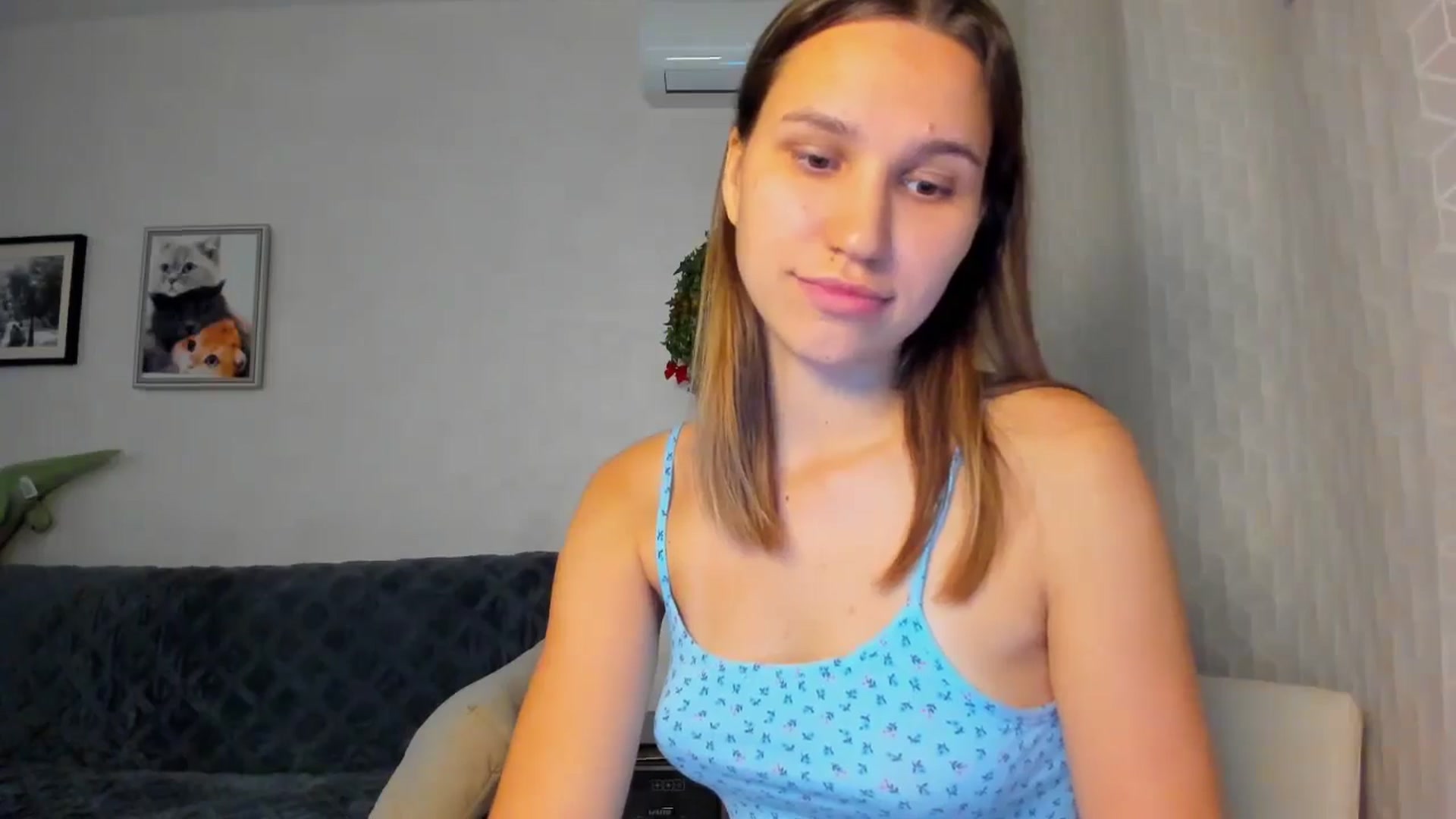 Gallery image thumbnail from WaveOfLove's myfreecams stream on, 10/11/2024, 17:00 image 15 of 20