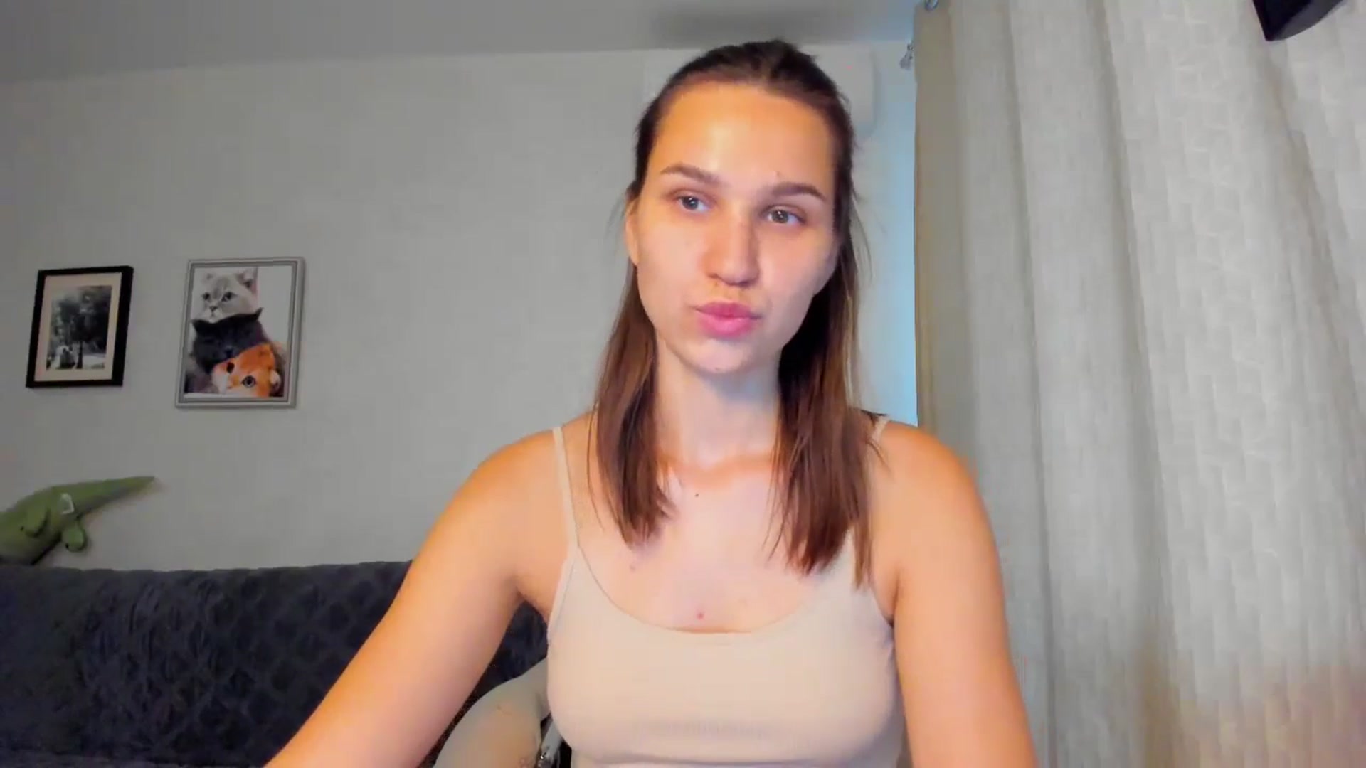 Gallery image thumbnail from WaveOfLove's myfreecams stream on, 10/17/2024, 11:28 image 16 of 20
