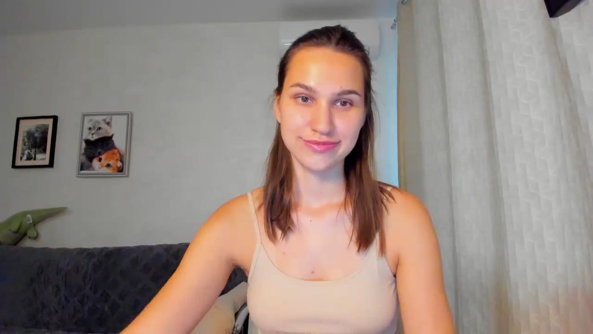 Gallery image thumbnail from WaveOfLove's myfreecams stream on, 10/17/2024, 11:28 image 10 of 20