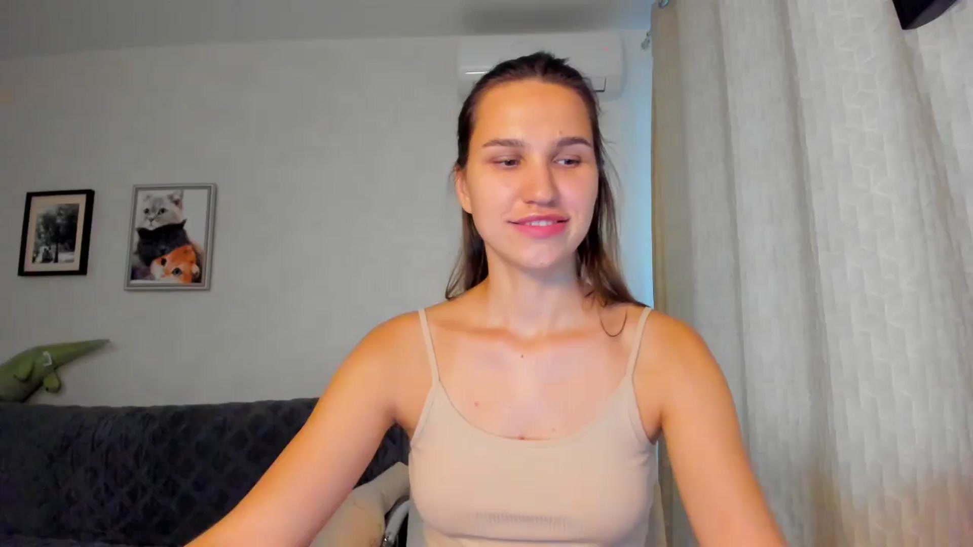Gallery image thumbnail from WaveOfLove's myfreecams stream on, 10/17/2024, 11:28 image 1 of 20
