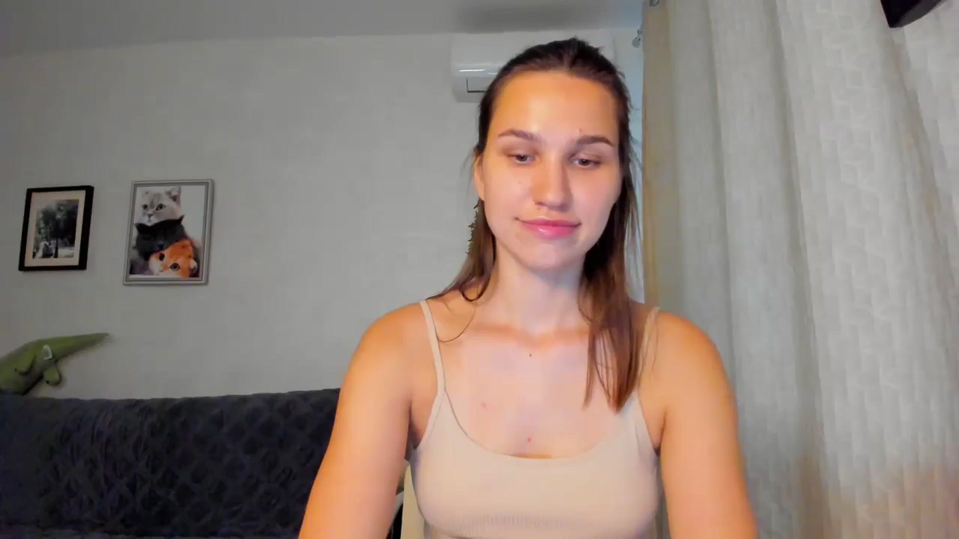 Gallery image thumbnail from WaveOfLove's myfreecams stream on, 10/17/2024, 11:28 image 8 of 20