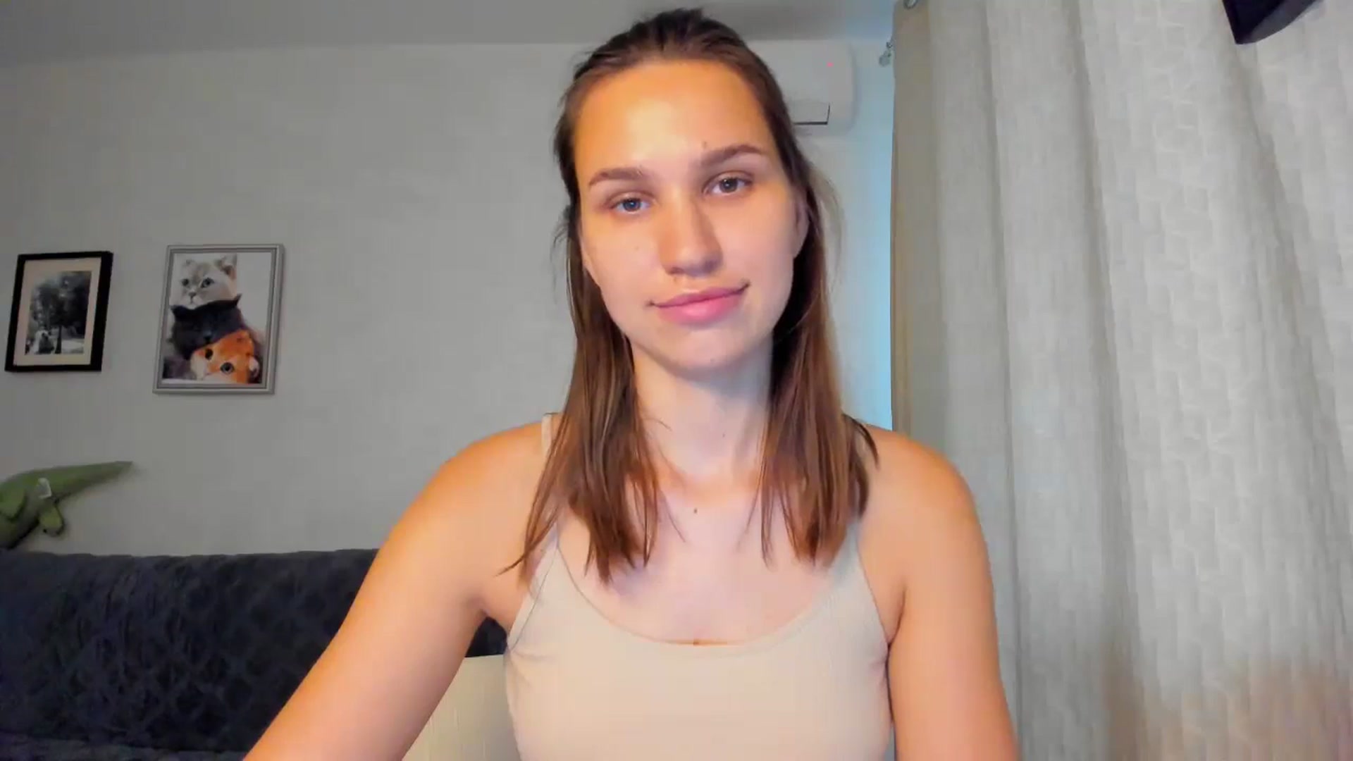 Gallery image thumbnail from WaveOfLove's myfreecams stream on, 10/17/2024, 12:33 image 15 of 20