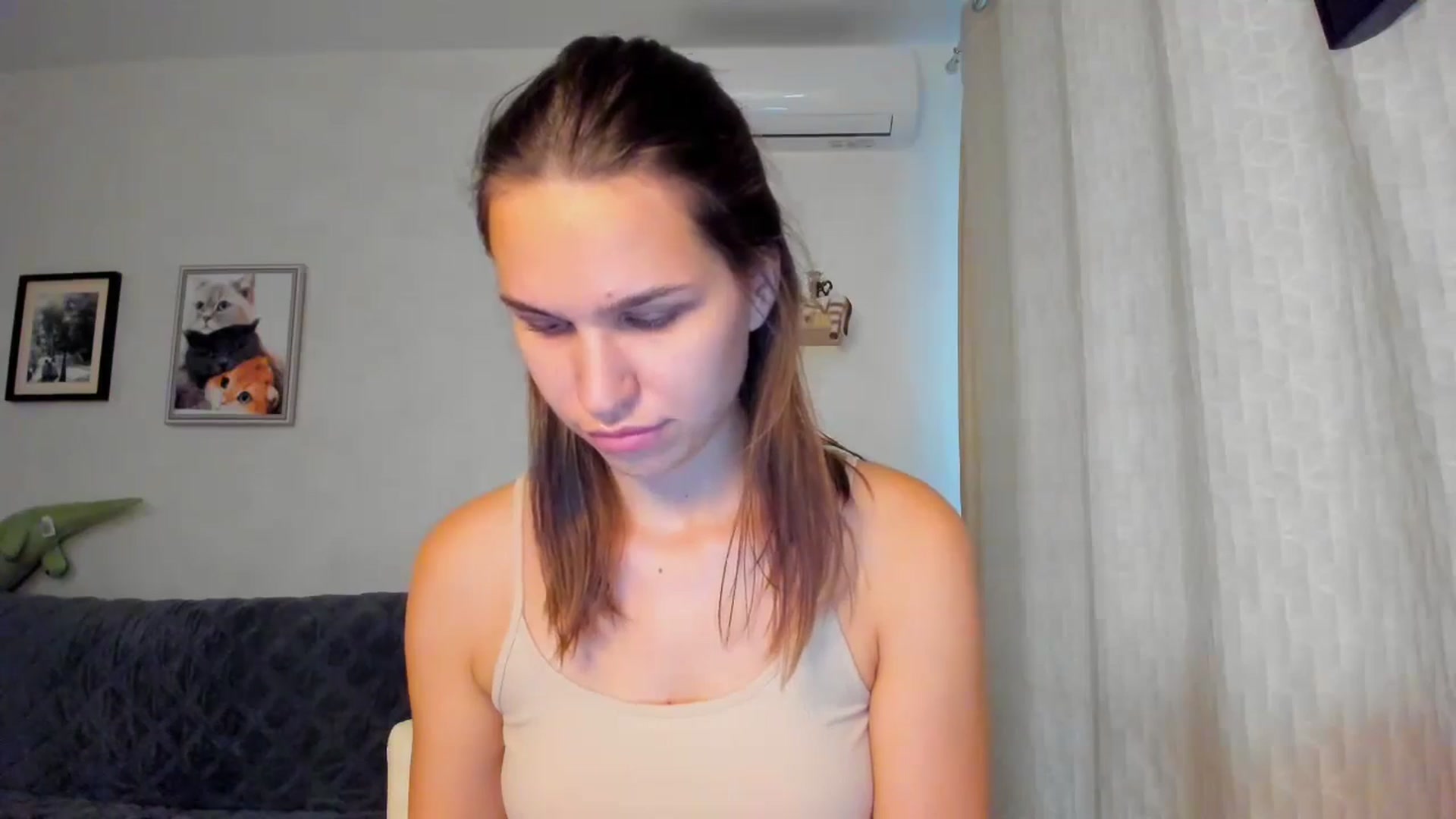 Gallery image thumbnail from WaveOfLove's myfreecams stream on, 10/17/2024, 12:33 image 17 of 20