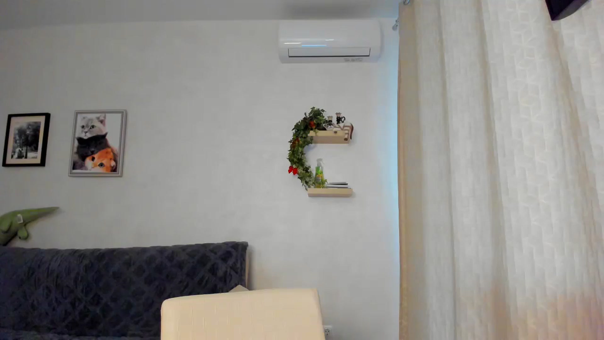 Gallery image thumbnail from WaveOfLove's myfreecams stream on, 10/17/2024, 12:33 image 18 of 20