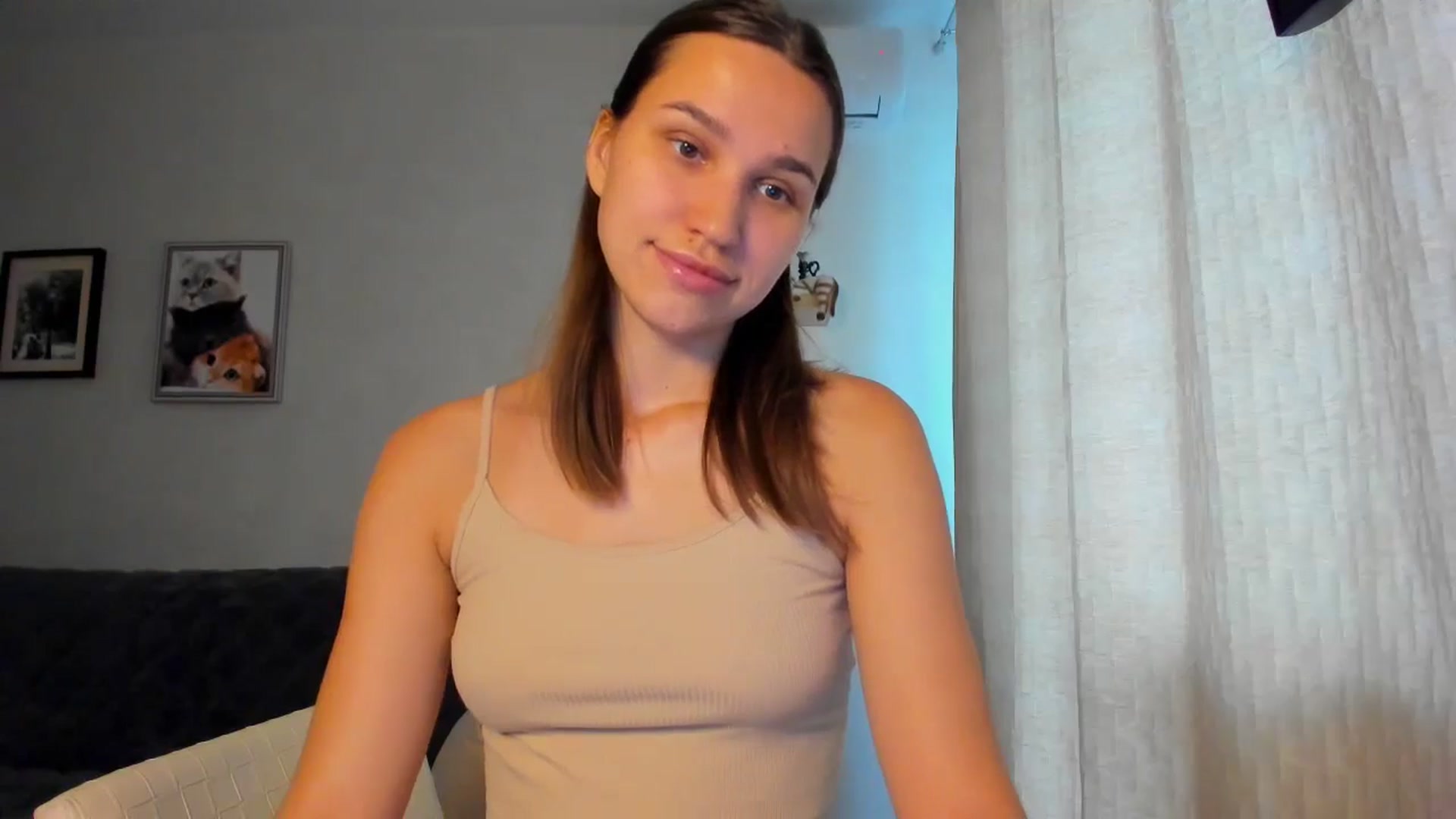 Gallery image thumbnail from WaveOfLove's myfreecams stream on, 10/23/2024, 10:20 image 17 of 20