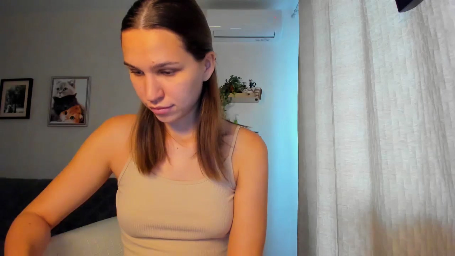 Gallery image thumbnail from WaveOfLove's myfreecams stream on, 10/23/2024, 10:20 image 14 of 20