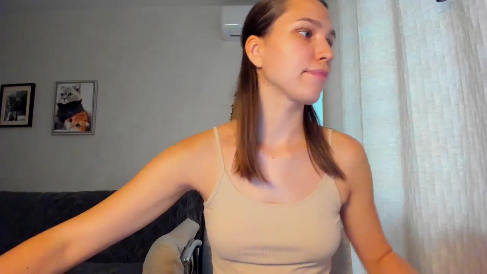 Gallery image thumbnail from WaveOfLove's myfreecams stream on, 10/23/2024, 12:33 image 15 of 20