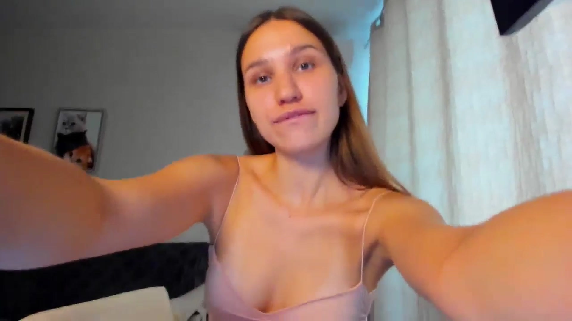 Gallery image thumbnail from WaveOfLove's myfreecams stream on, 10/24/2024, 12:02 image 12 of 20