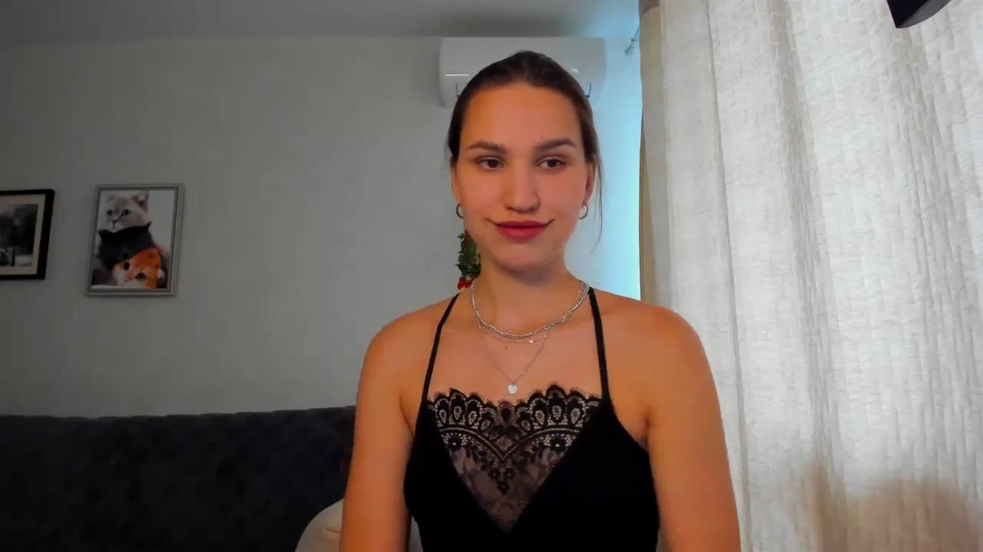 Gallery image thumbnail from WaveOfLove's myfreecams stream on, 10/25/2024, 11:01 image 14 of 20