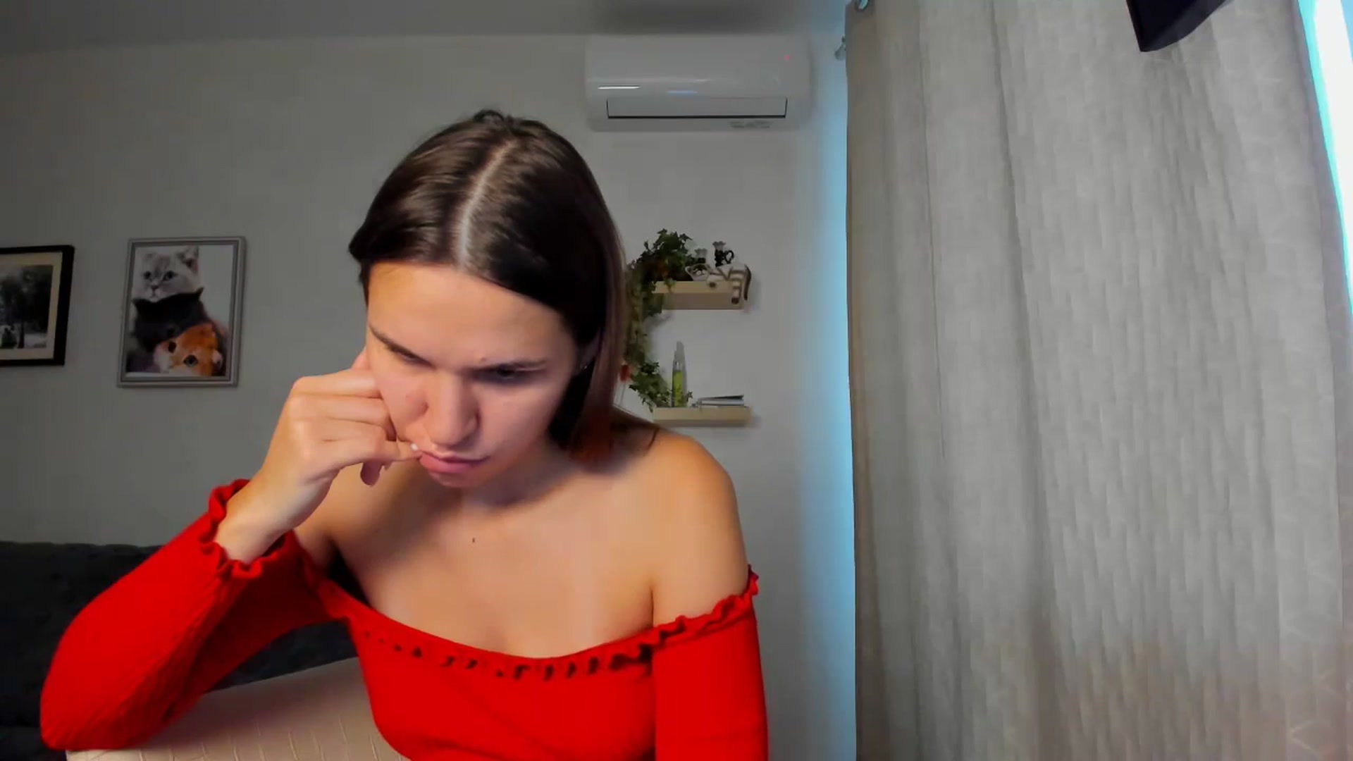 Gallery image thumbnail from WaveOfLove's myfreecams stream on, 11/12/2024, 11:41 image 10 of 20