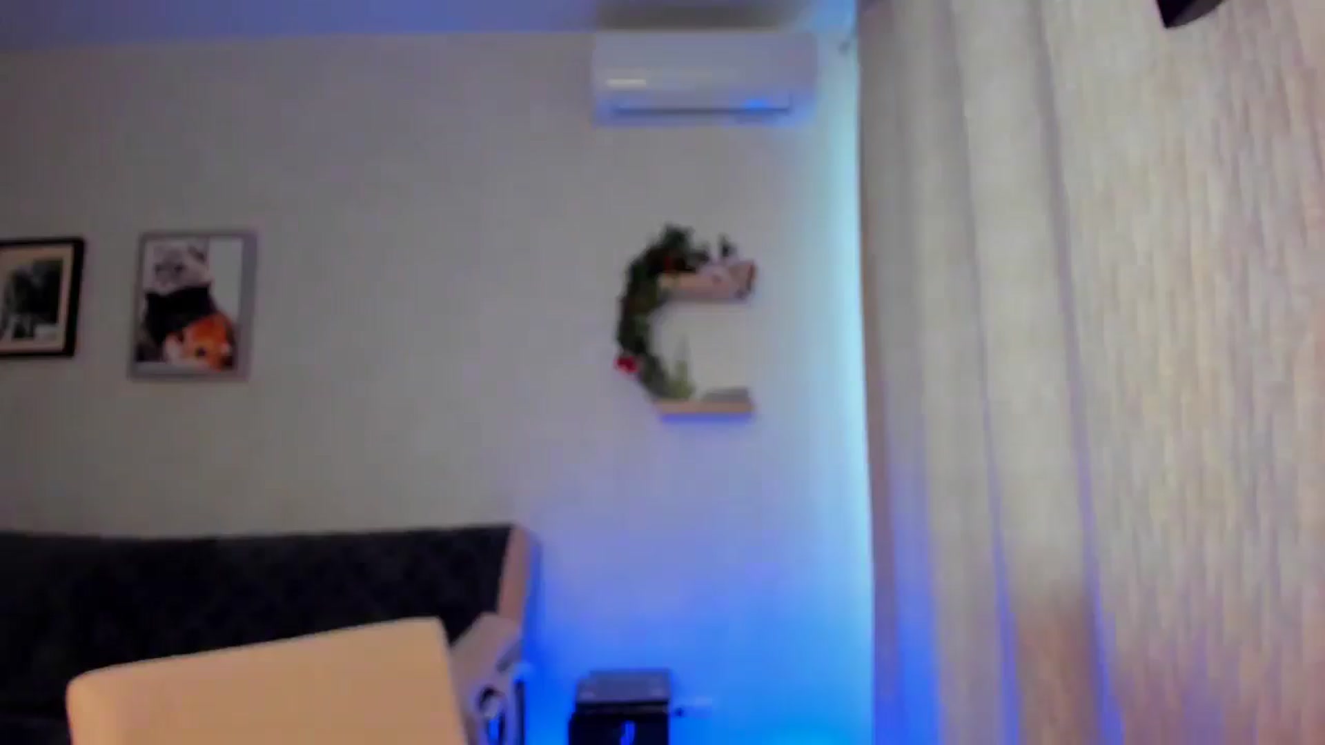 Gallery image thumbnail from WaveOfLove's myfreecams stream on, 11/15/2024, 10:50 image 1 of 20
