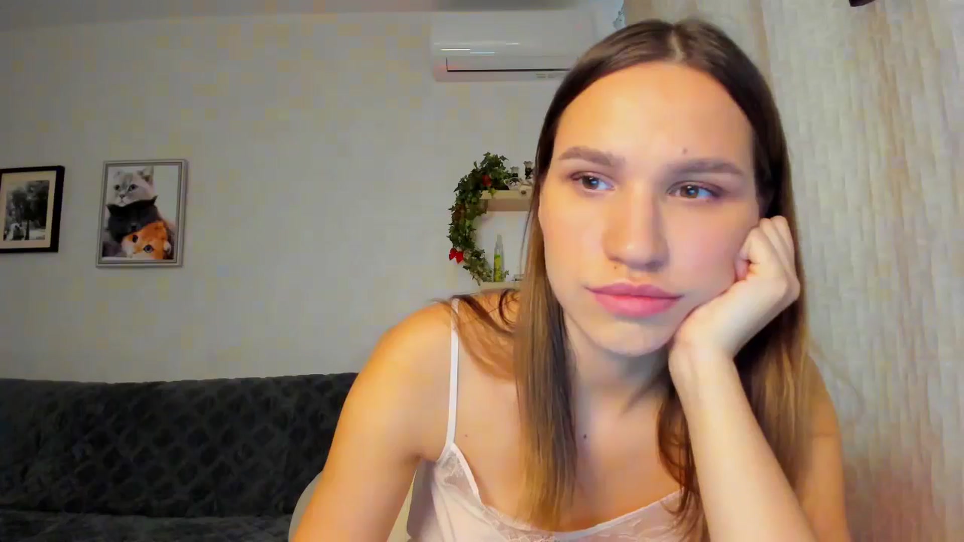 Gallery image thumbnail from WaveOfLove's myfreecams stream on, 11/15/2024, 11:52 image 20 of 20