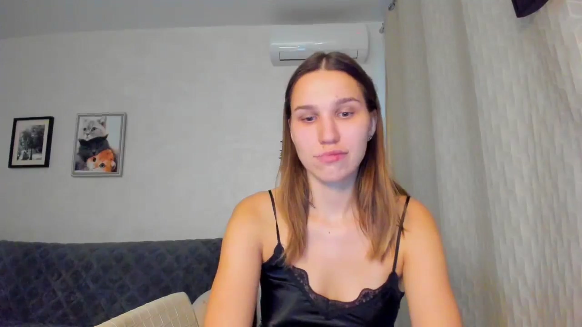 Gallery image thumbnail from WaveOfLove's myfreecams stream on, 11/21/2024, 12:27 image 19 of 20