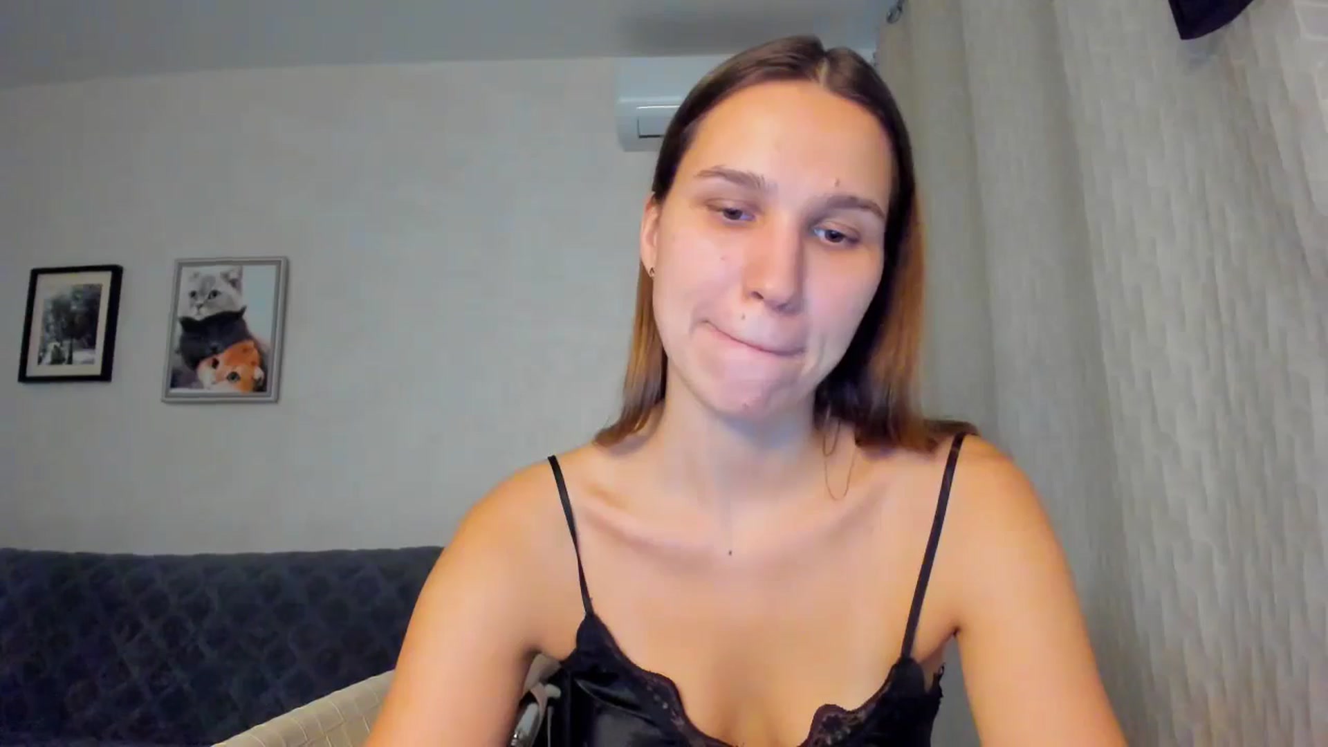 Gallery image thumbnail from WaveOfLove's myfreecams stream on, 11/21/2024, 12:27 image 11 of 20