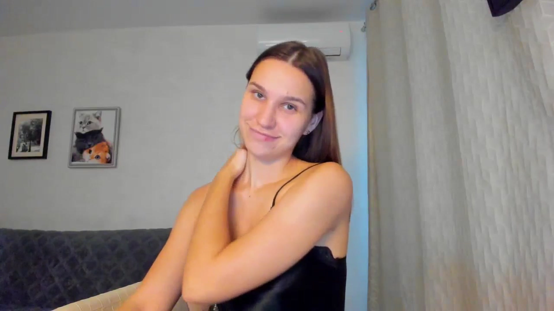 Gallery image thumbnail from WaveOfLove's myfreecams stream on, 11/21/2024, 12:27 image 6 of 20