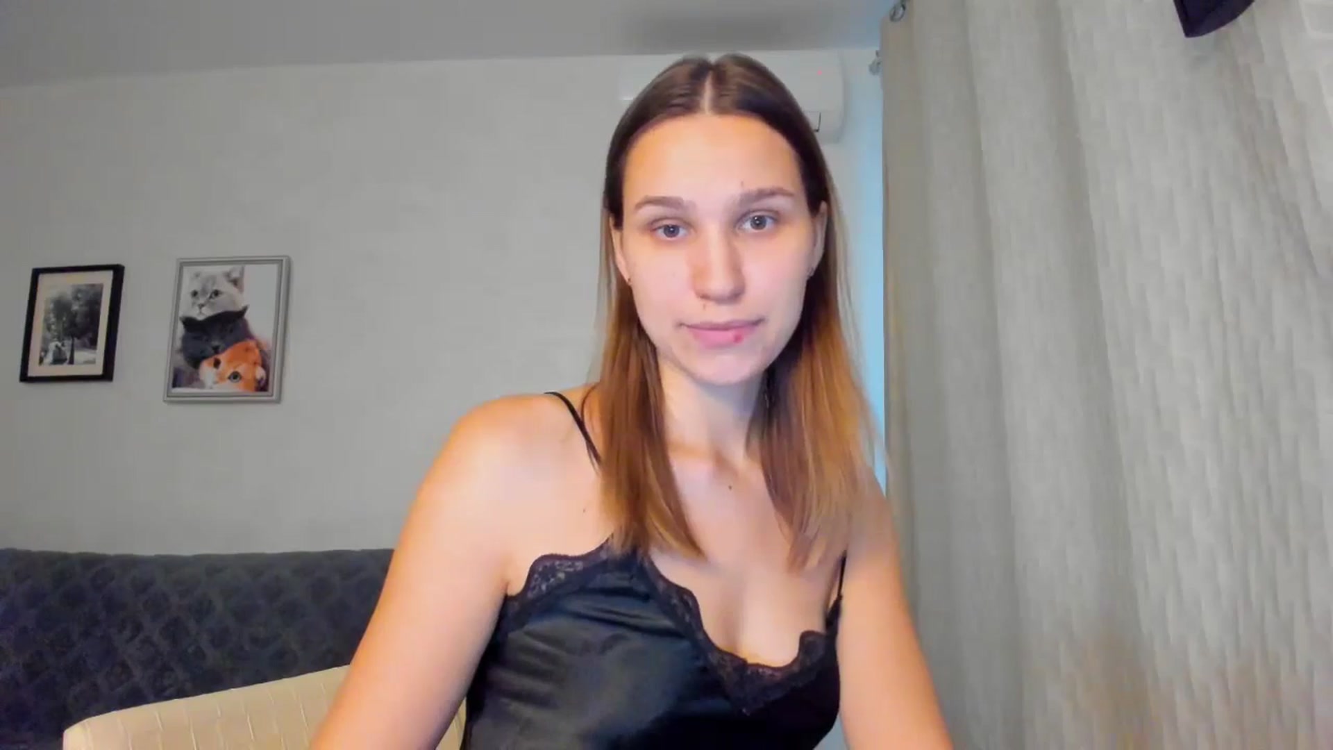 Gallery image thumbnail from WaveOfLove's myfreecams stream on, 11/21/2024, 12:27 image 2 of 20