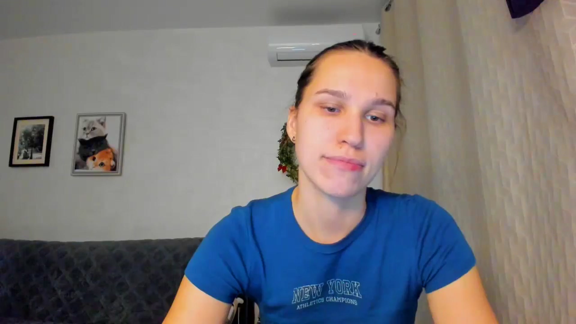 Gallery image thumbnail from WaveOfLove's myfreecams stream on, 11/21/2024, 13:09 image 10 of 20