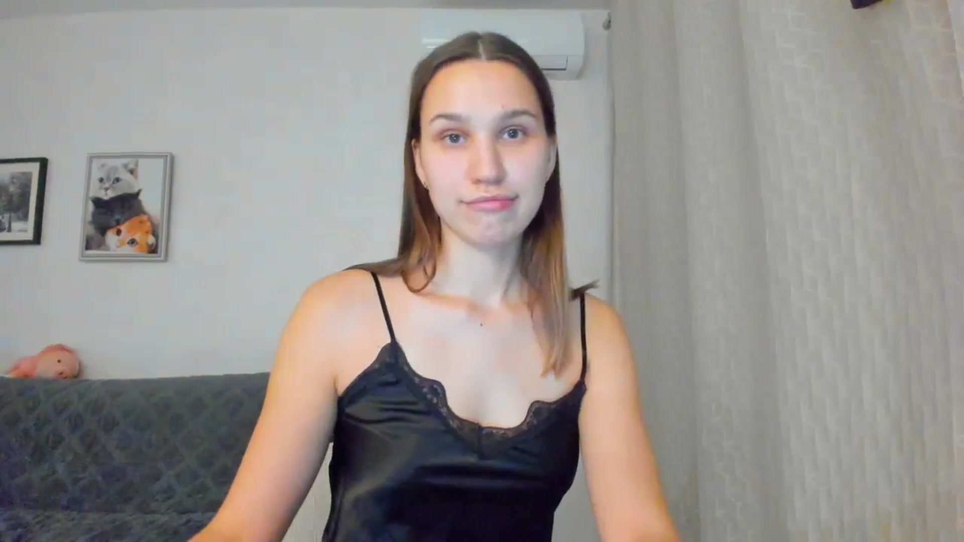 Gallery image thumbnail from WaveOfLove's myfreecams stream on, 11/22/2024, 17:34 image 10 of 20