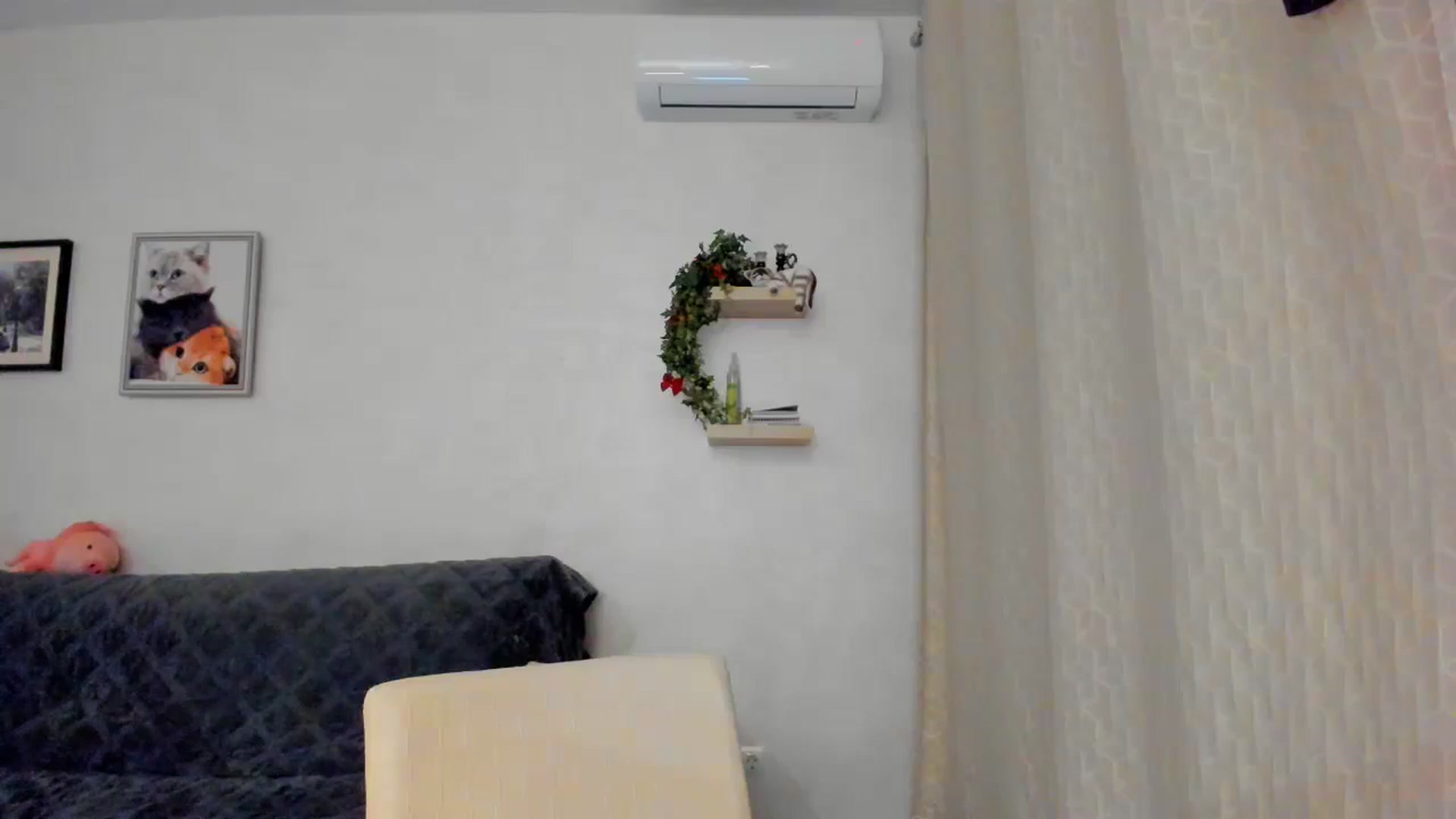 Gallery image thumbnail from WaveOfLove's myfreecams stream on, 11/22/2024, 17:34 image 11 of 20
