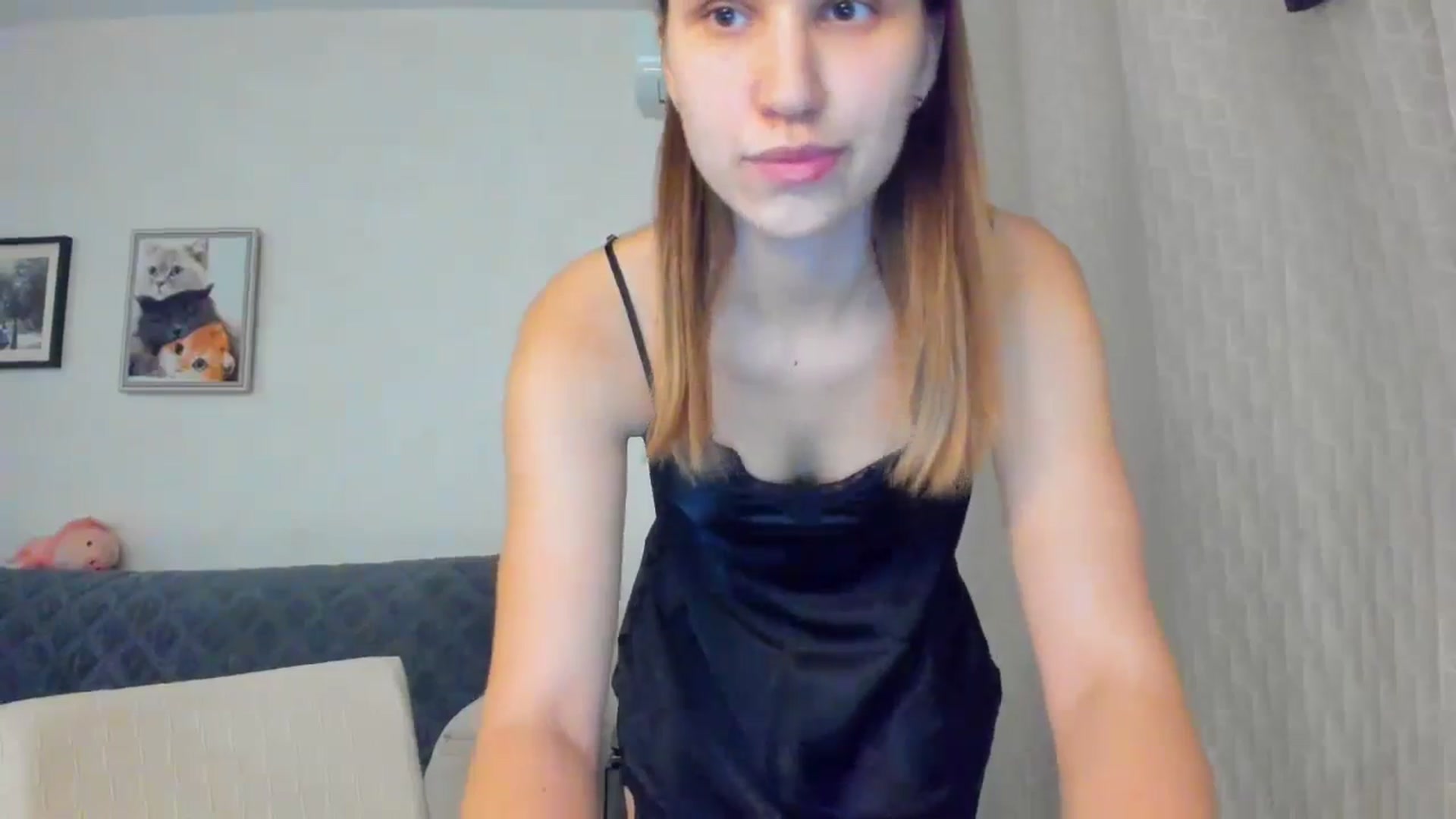 Gallery image thumbnail from WaveOfLove's myfreecams stream on, 11/22/2024, 17:34 image 3 of 20