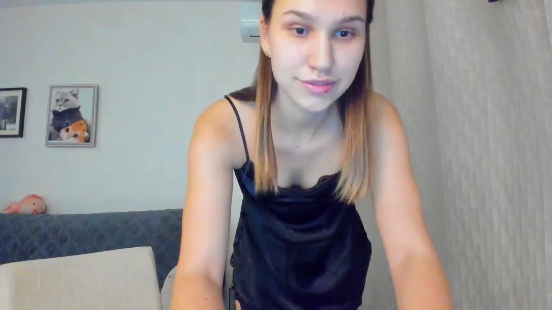Gallery image thumbnail from WaveOfLove's myfreecams stream on, 11/22/2024, 17:34 image 2 of 20