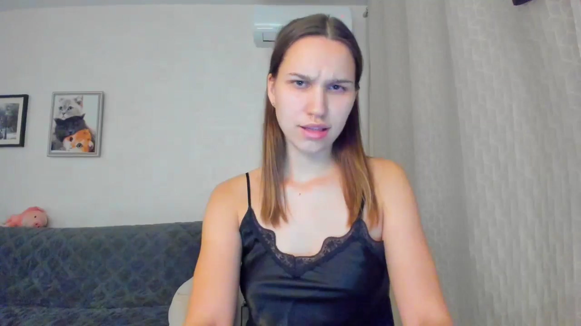 Gallery image thumbnail from WaveOfLove's myfreecams stream on, 11/22/2024, 17:34 image 14 of 20