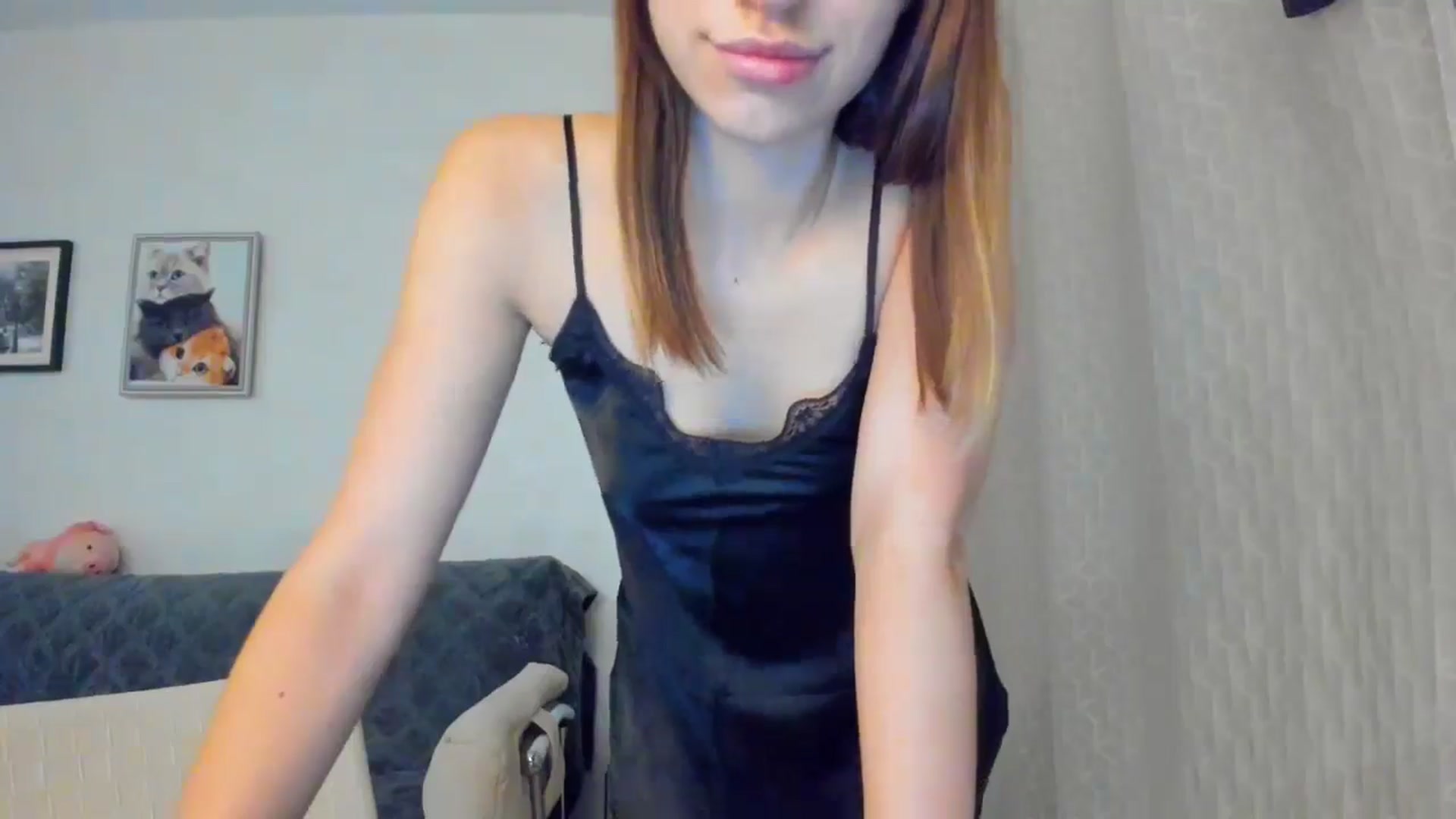 Gallery image thumbnail from WaveOfLove's myfreecams stream on, 11/22/2024, 17:34 image 18 of 20