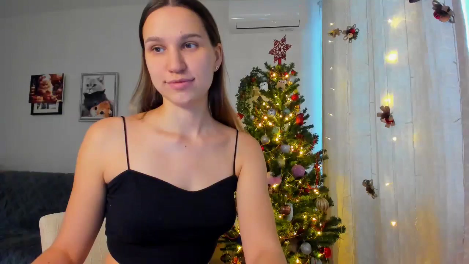 Gallery image thumbnail from WaveOfLove's myfreecams stream on, 12/12/2024, 10:52 image 4 of 20