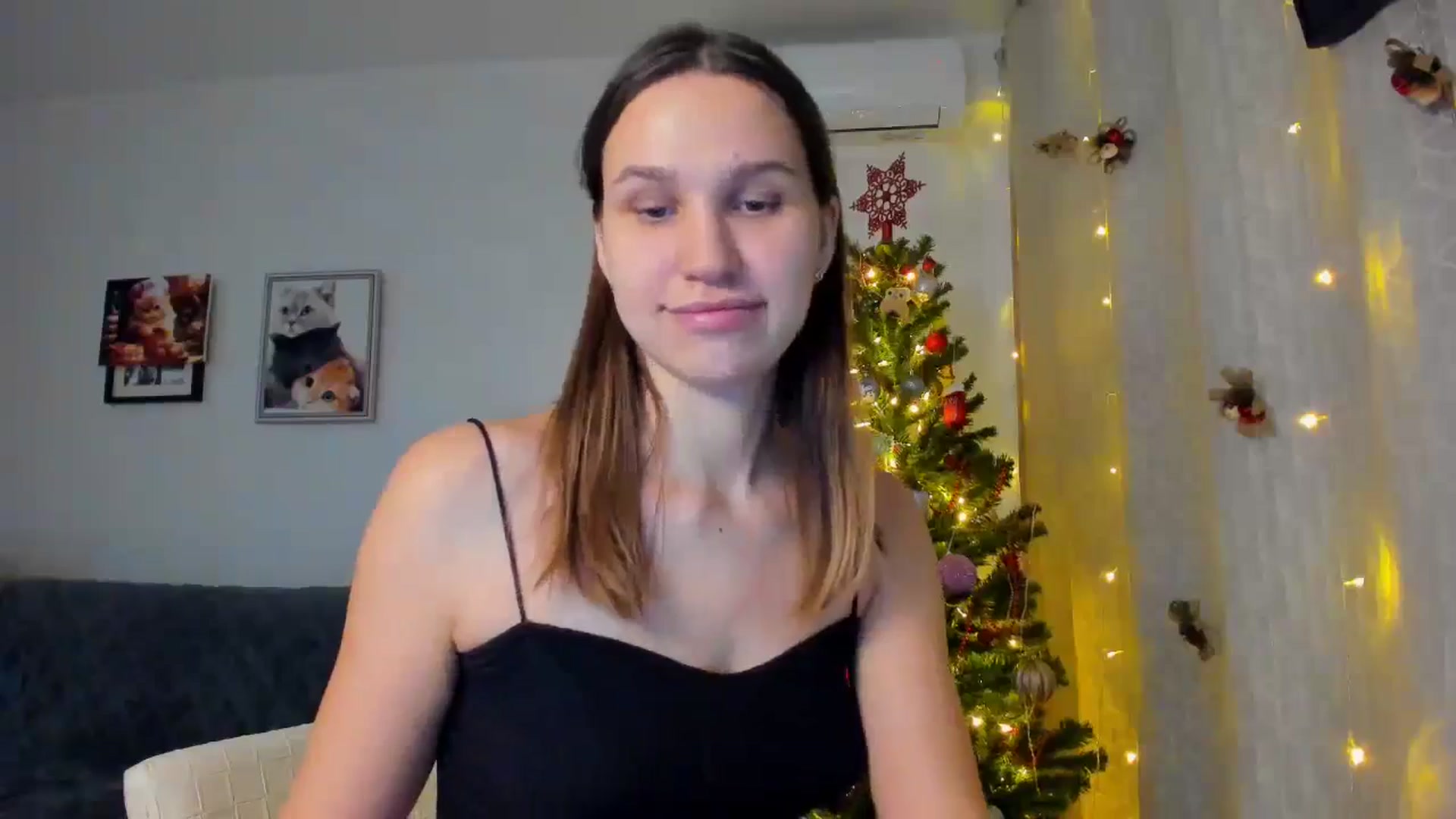 Gallery image thumbnail from WaveOfLove's myfreecams stream on, 12/12/2024, 13:22 image 15 of 20